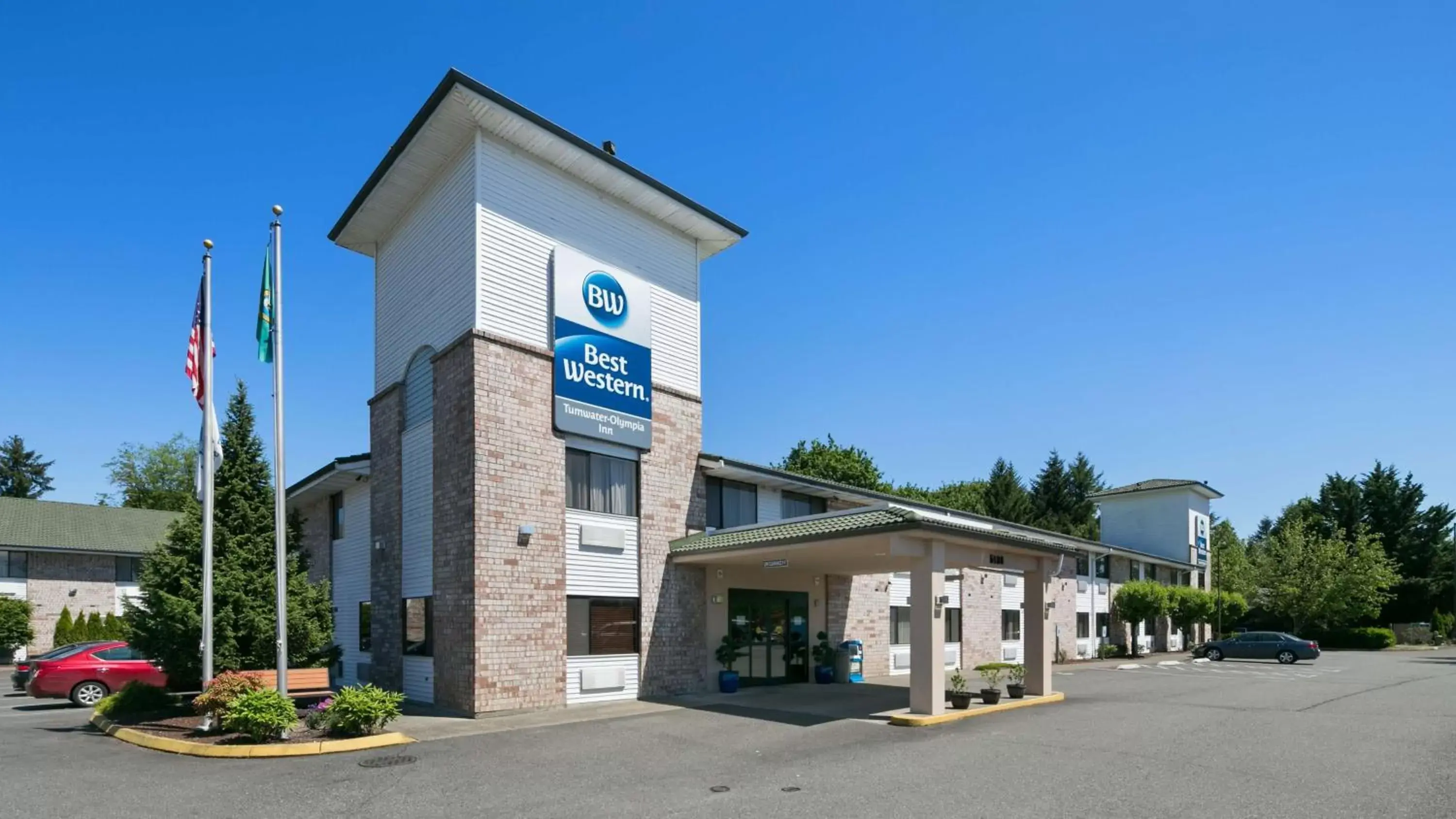 Property building in Best Western Tumwater-Olympia Inn
