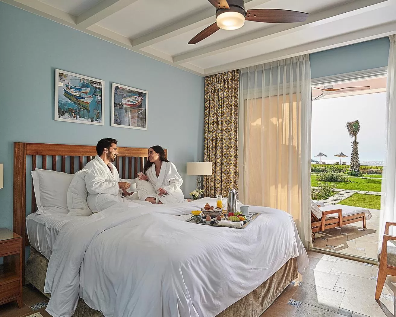 Bedroom, Bed in Four Seasons Hotel Alexandria At San Stefano