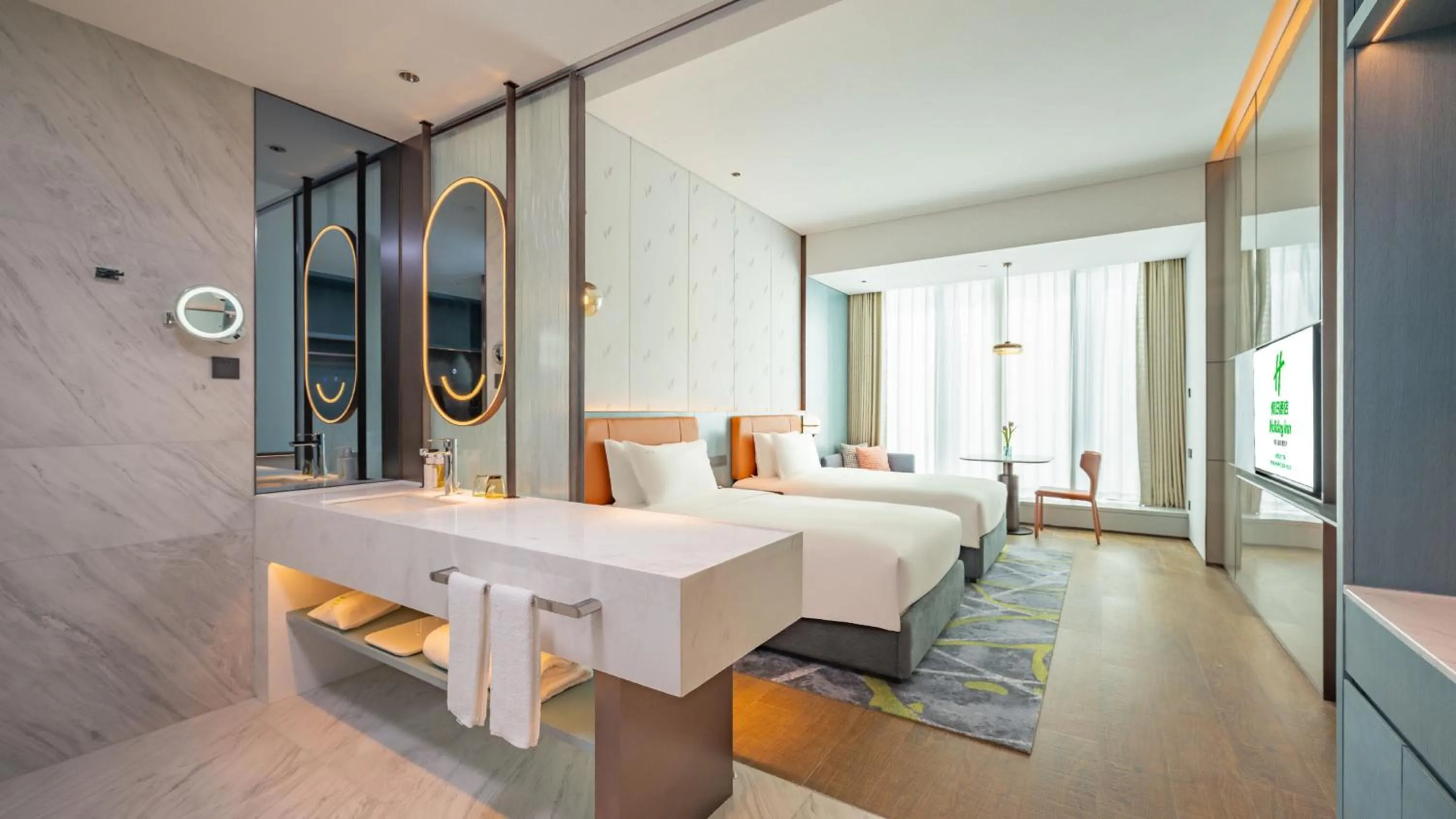 Photo of the whole room, Bed in Holiday Inn Changchun Oriental Plaza by IHG