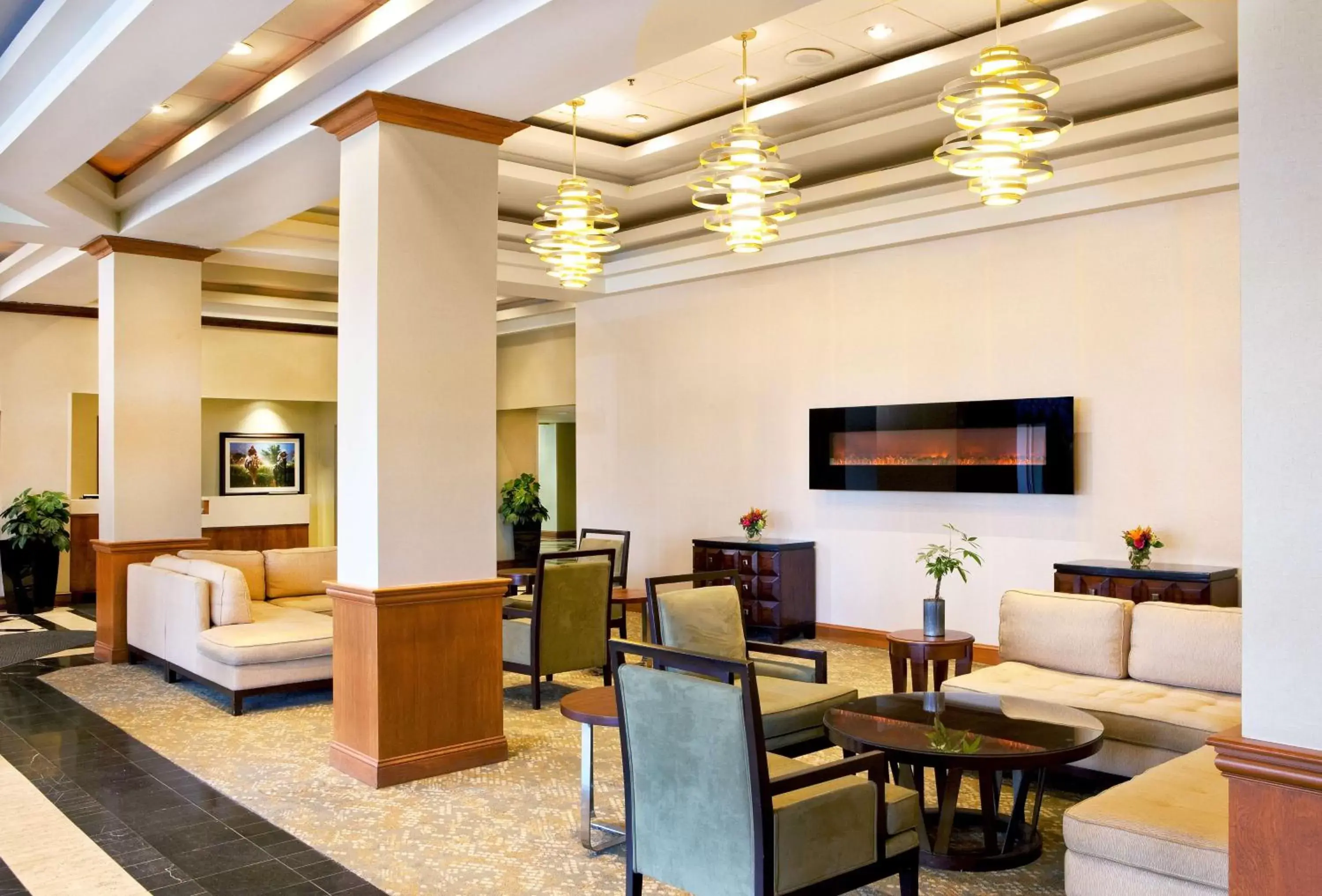 Lobby or reception, Lounge/Bar in DoubleTree By Hilton Baltimore North Pikesville