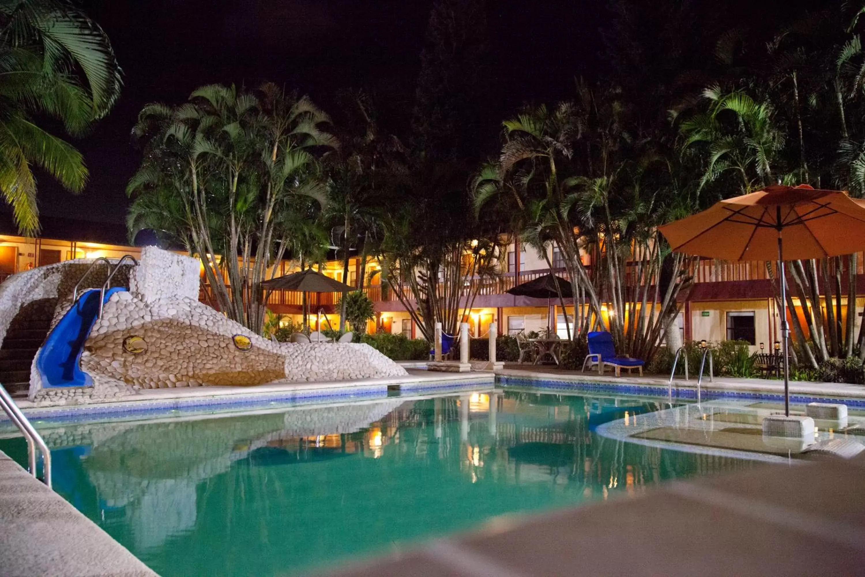 Night, Swimming Pool in Los Andes Coatzacoalcos
