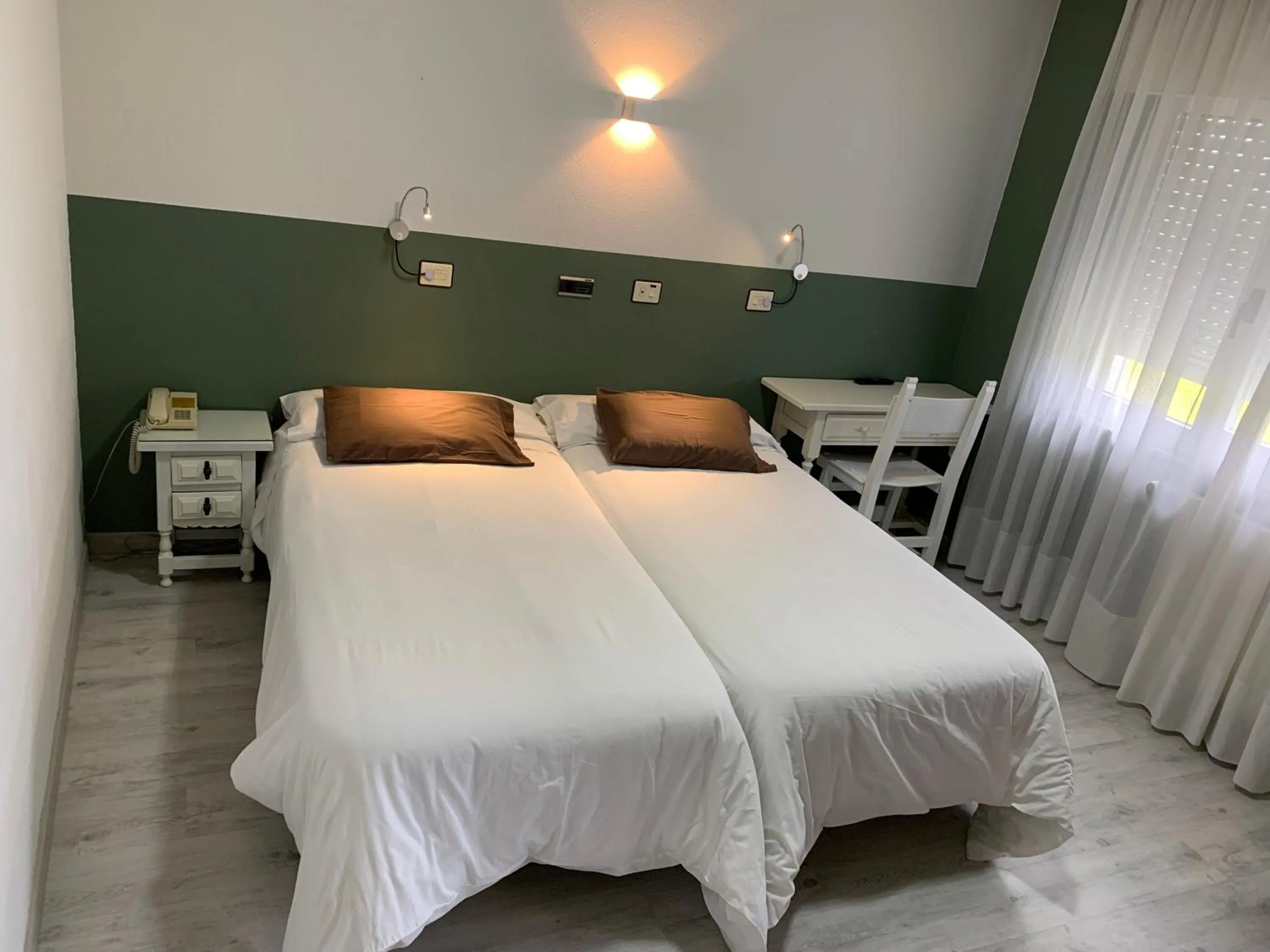 Bedroom, Bed in Hotel Los Olmos