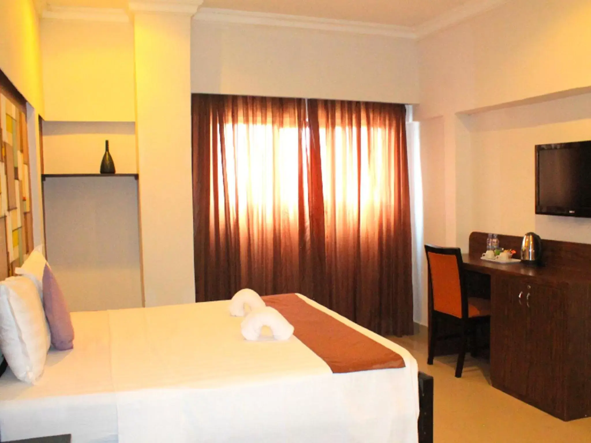 Day, Bed in Angkor International Hotel