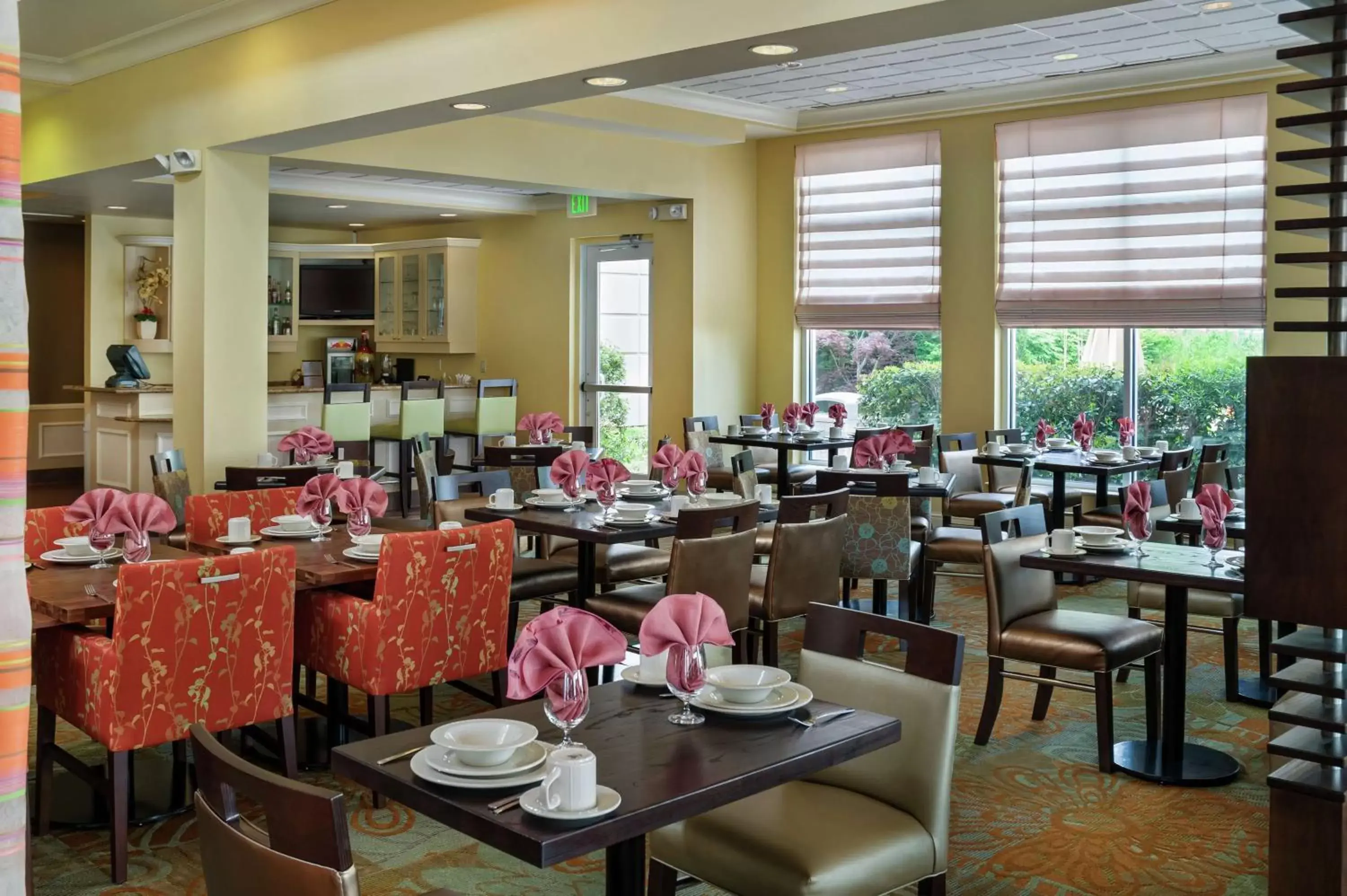 Dining area, Restaurant/Places to Eat in Hilton Garden Inn Newport News