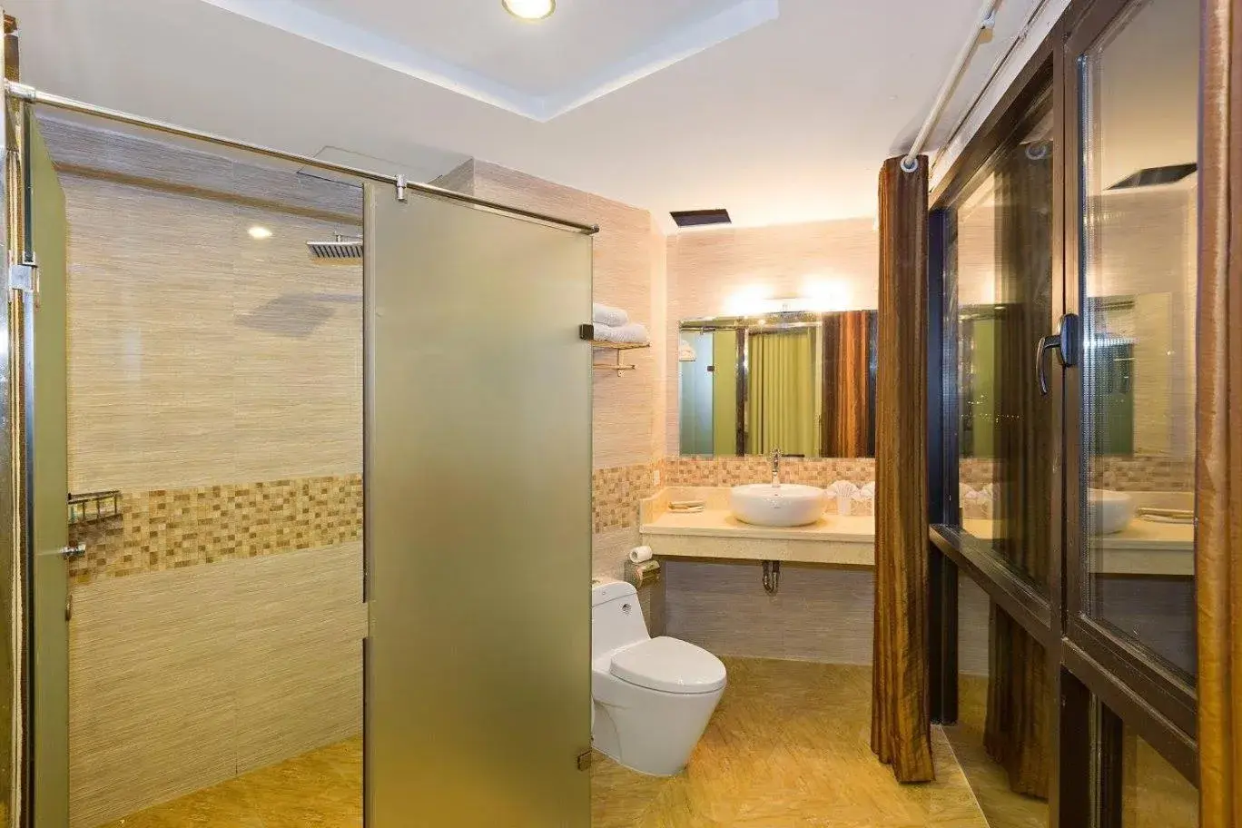 Bathroom in Sunset Westlake Hanoi Hotel