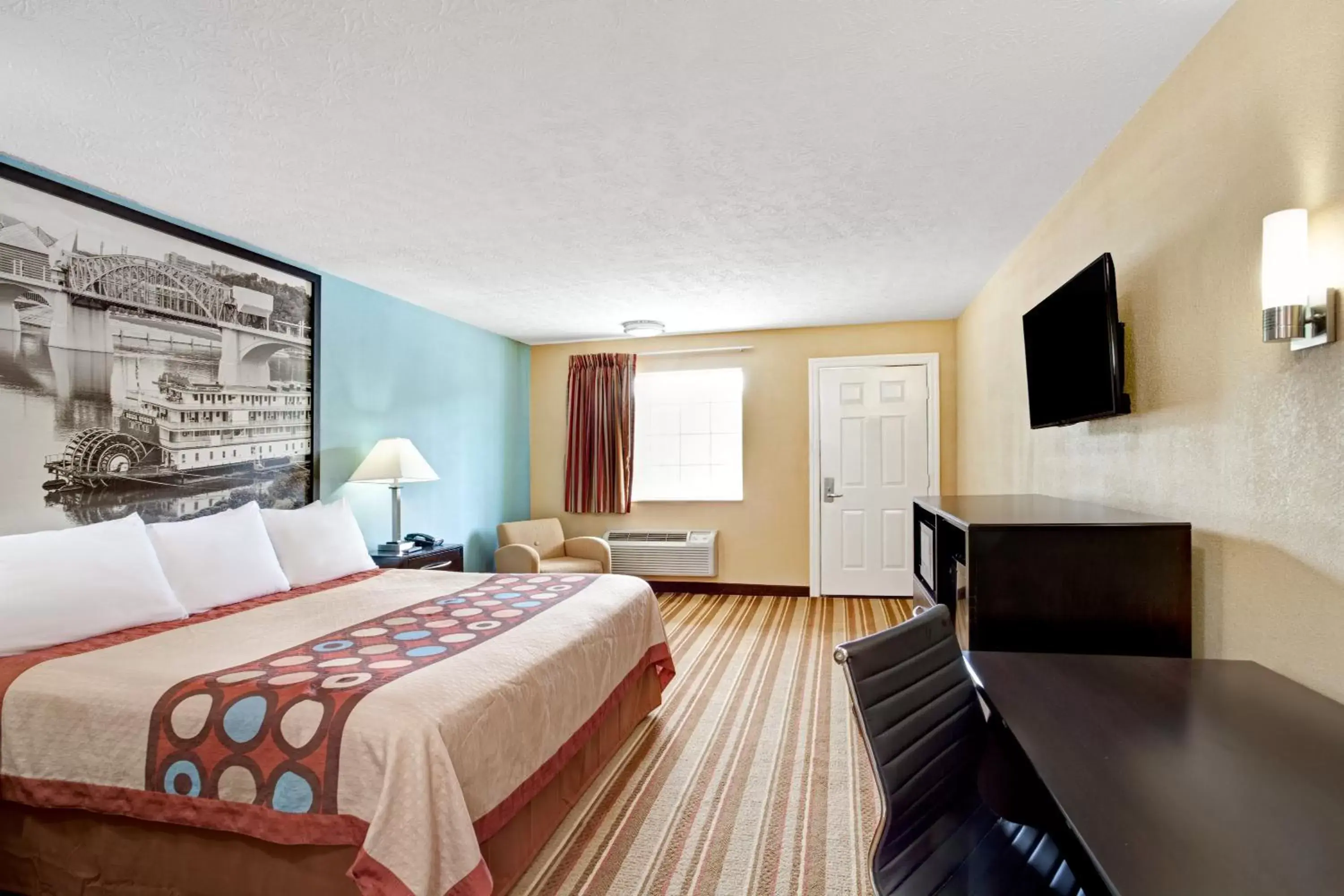 King Room -Smoking in Super 8 by Wyndham Whites Creek/ Nashville NW Area