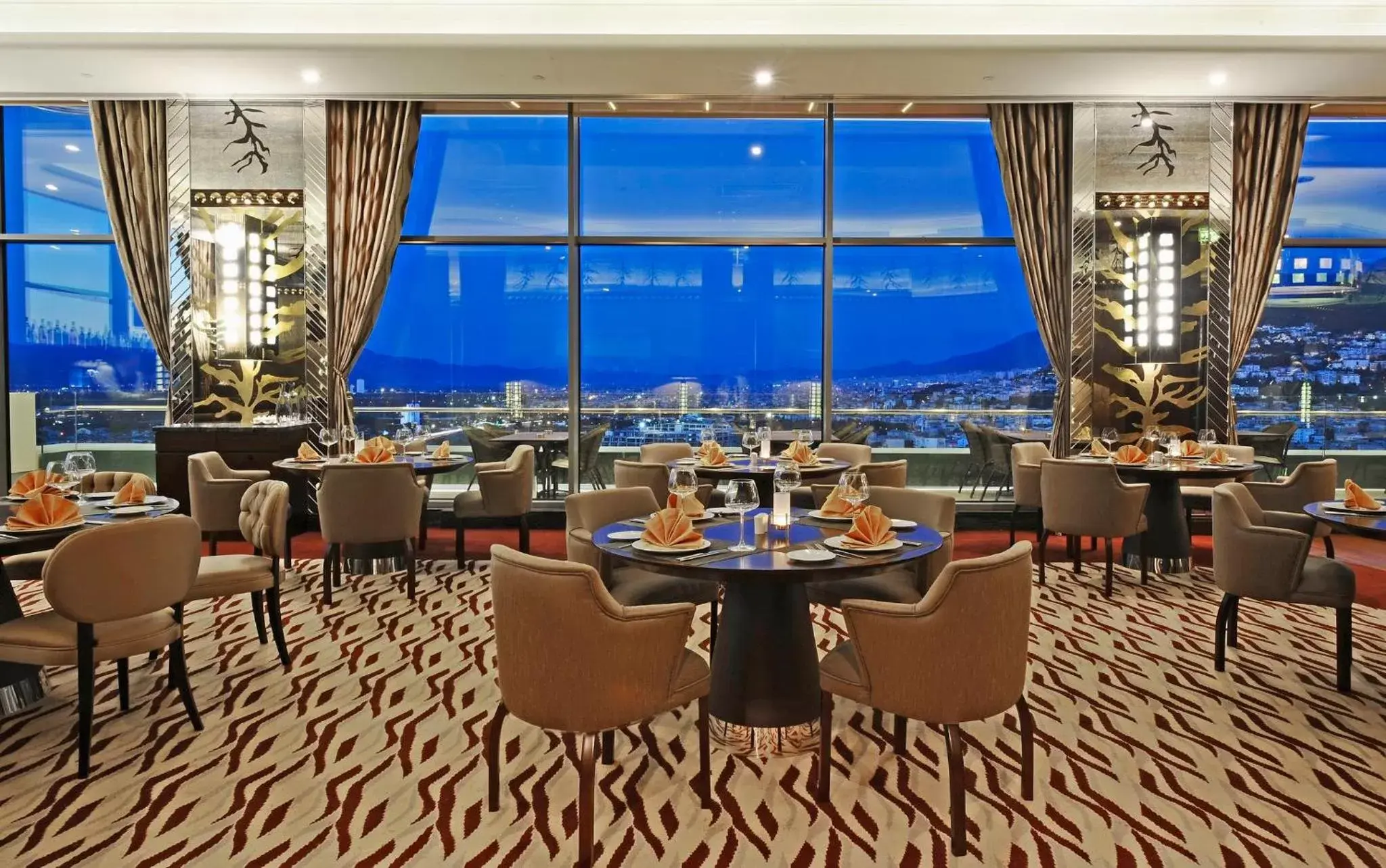 Restaurant/Places to Eat in Crowne Plaza Bursa Convention Center & Thermal Spa, an IHG Hotel