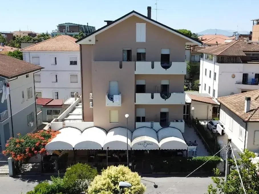 Property Building in Hotel Villa Dina