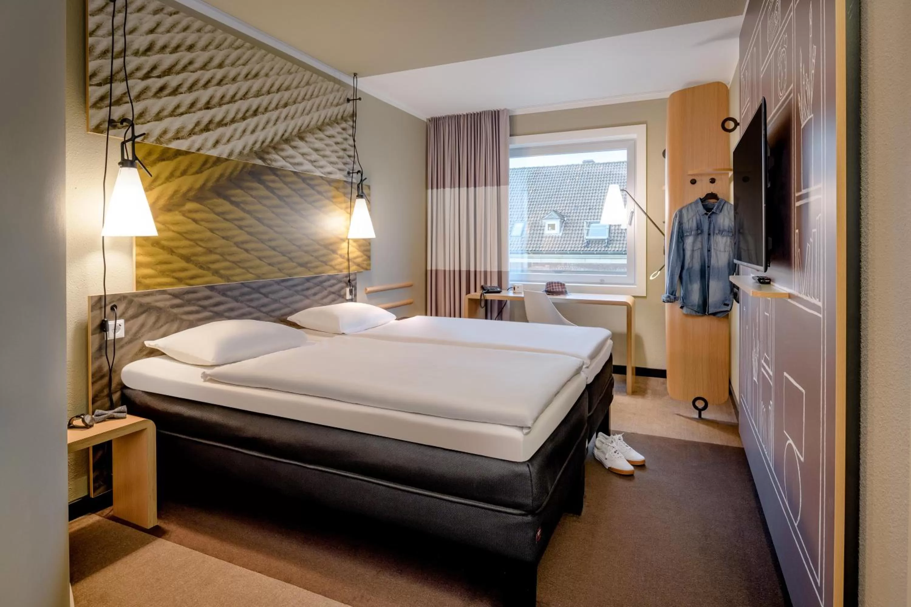 Photo of the whole room, Bed in Ibis Münster City