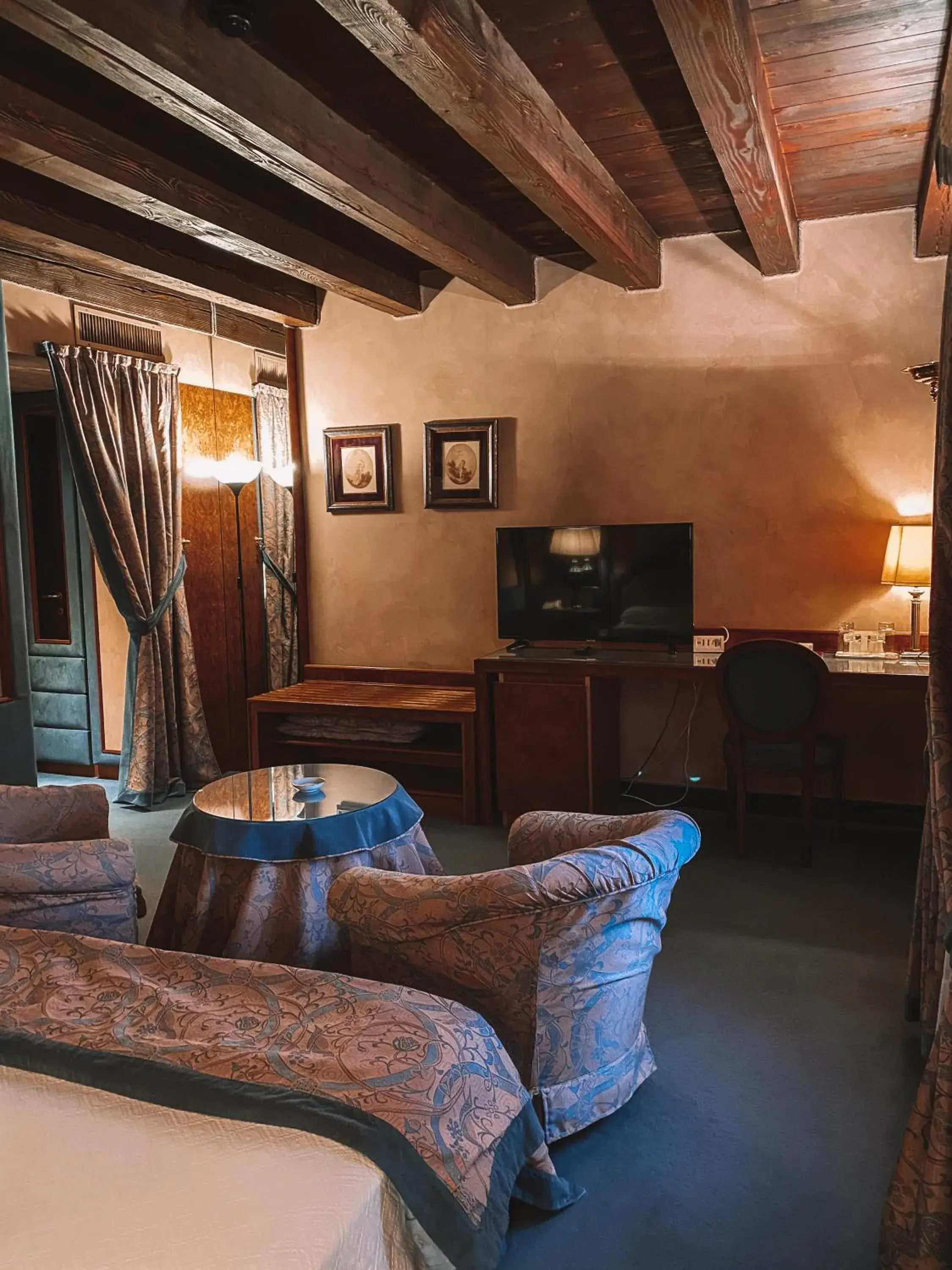 Seating Area in Hotel Relais