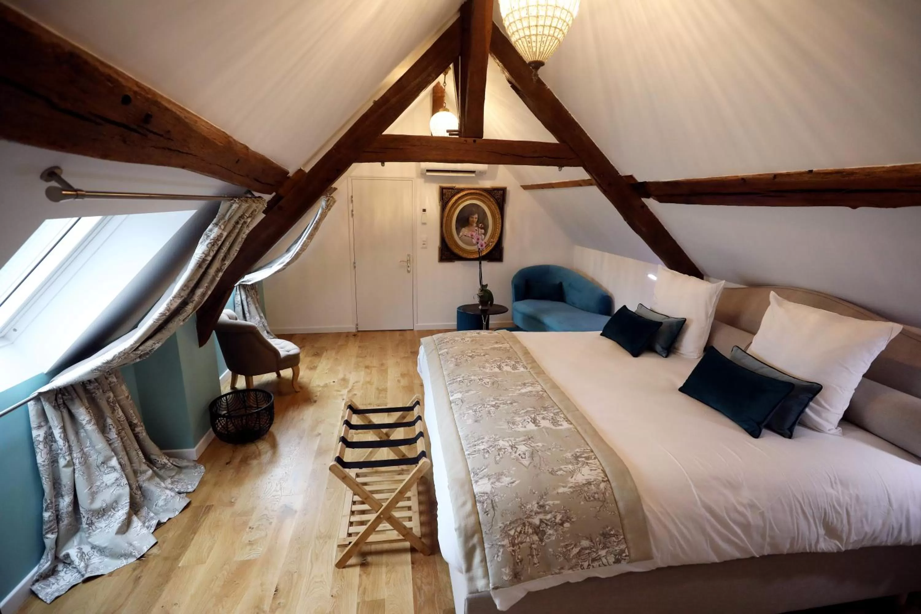 Bed in Au Jeu de Paume