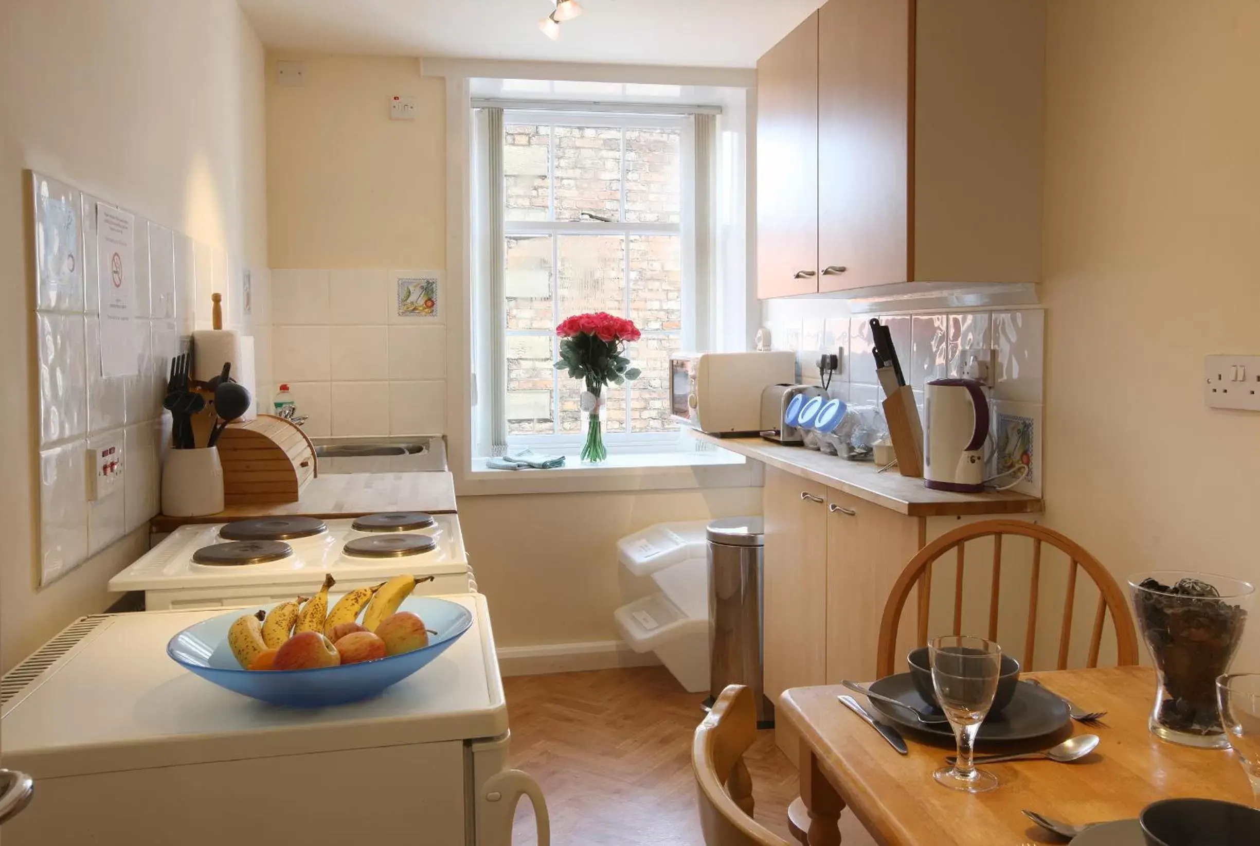 Day, Kitchen/Kitchenette in Discovery Accommodation