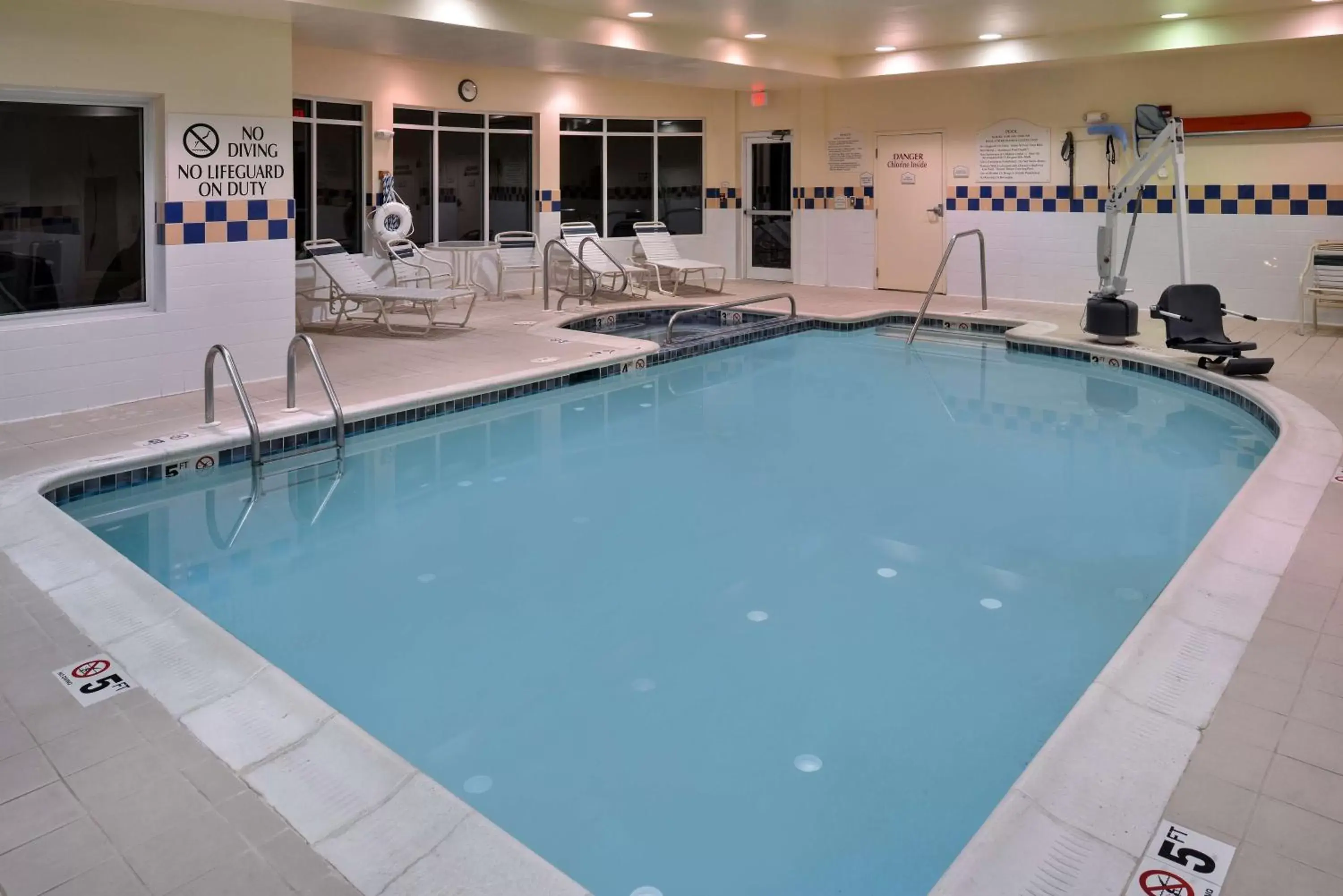 Pool view, Swimming Pool in Hilton Garden Inn Columbia