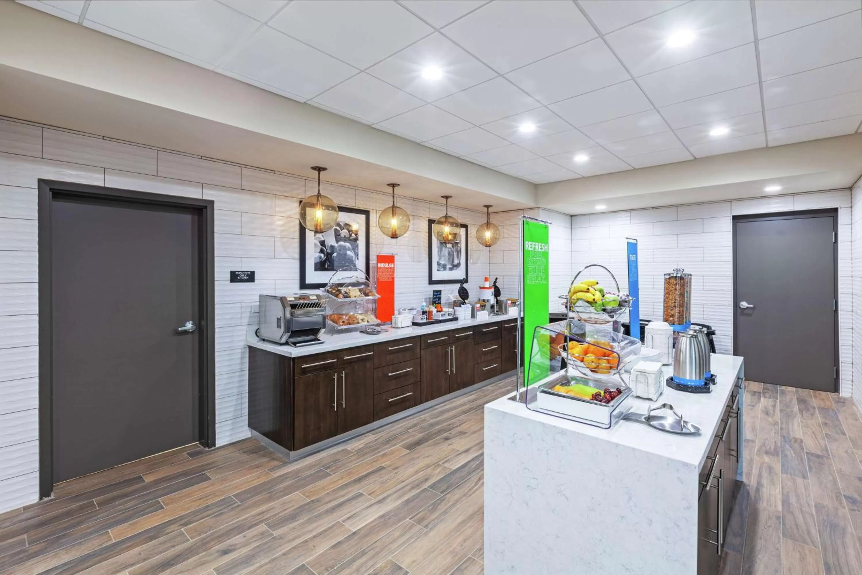 Breakfast in Hampton Inn Gardner