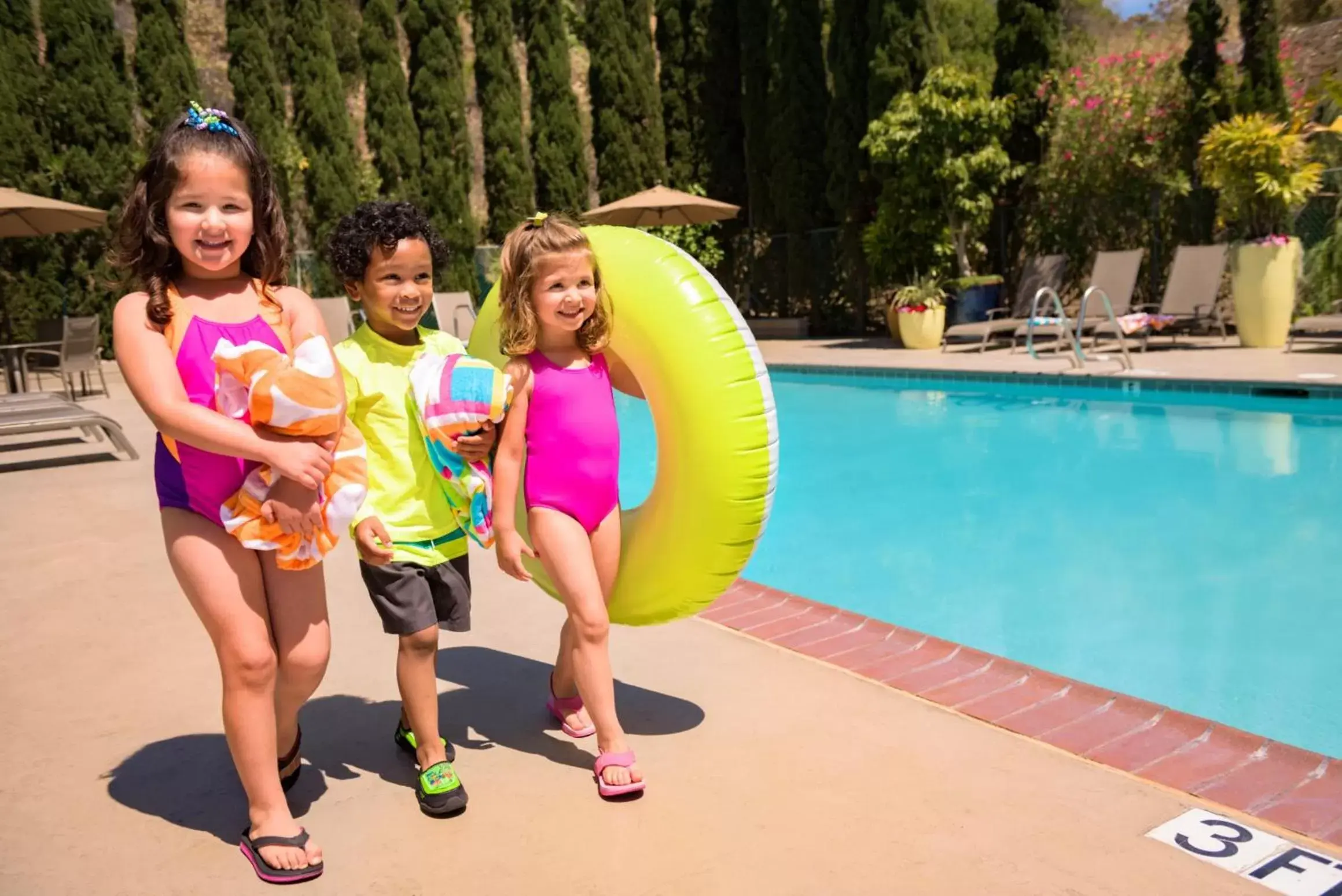 young children, Swimming Pool in Days Inn by Wyndham San Diego Hotel Circle