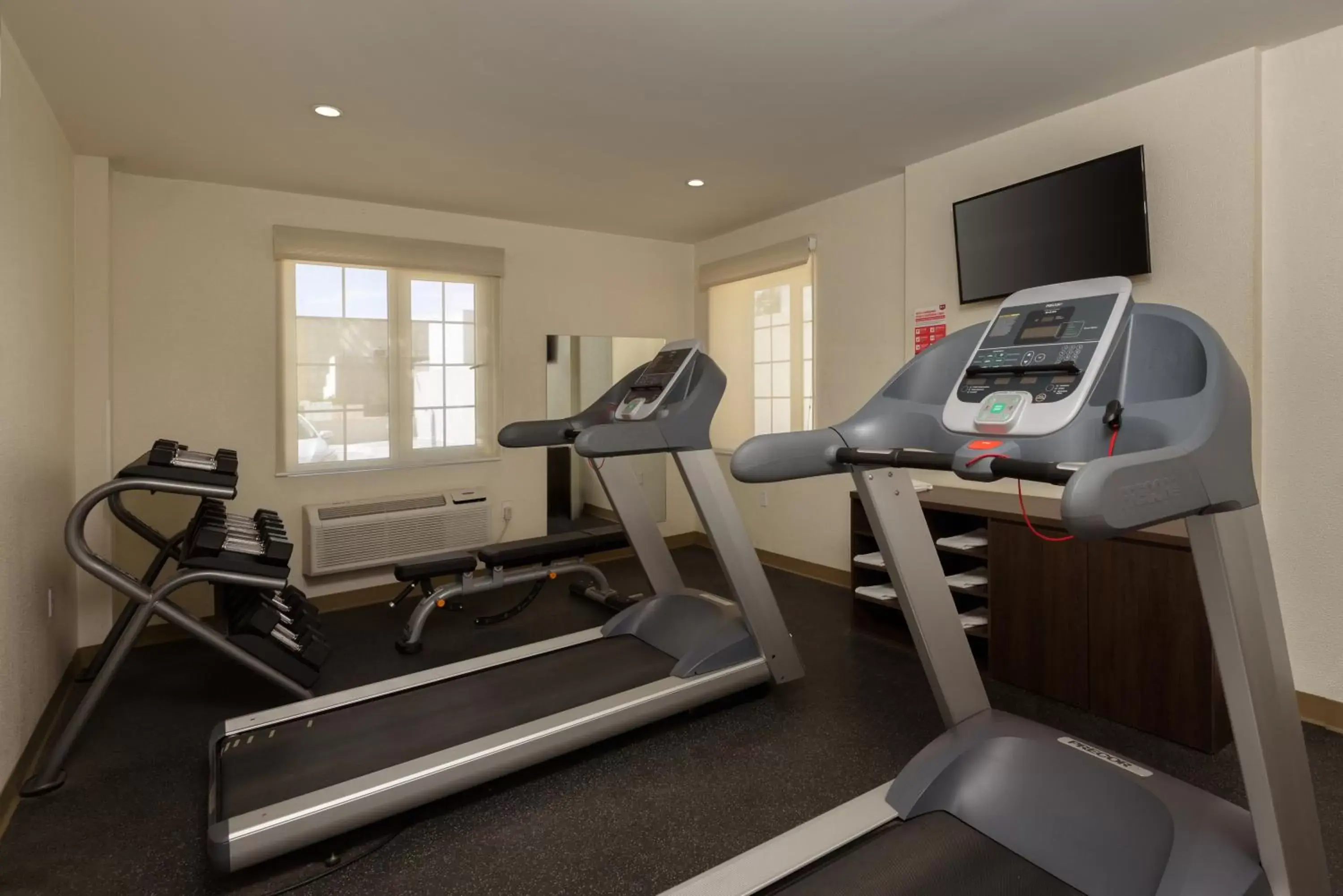 Fitness centre/facilities, Fitness Center/Facilities in Extended Suites Tijuana Macroplaza