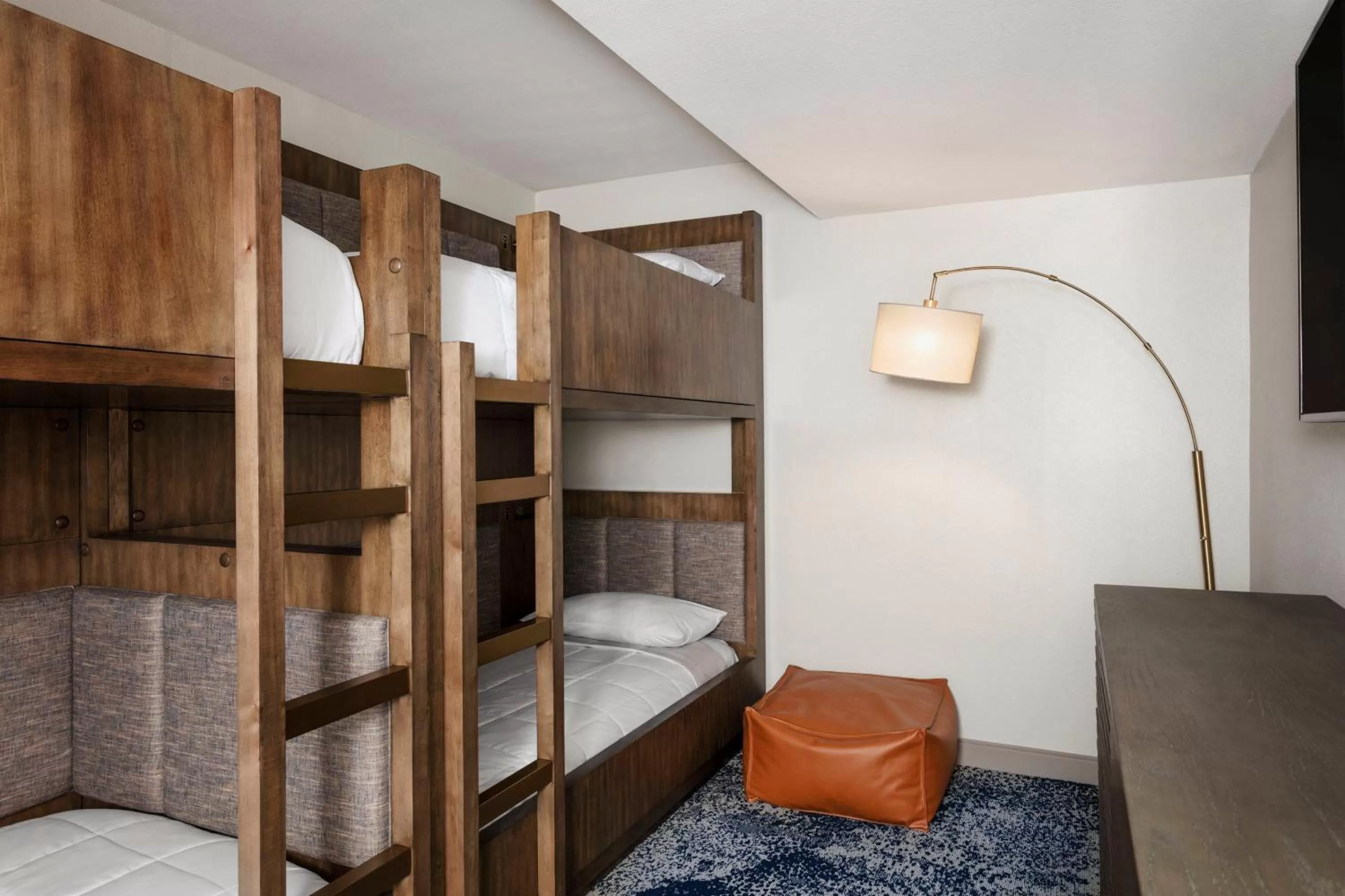 Bedroom, Bed in Delta Hotels by Marriott™ Virginia Beach Waterfront Suites