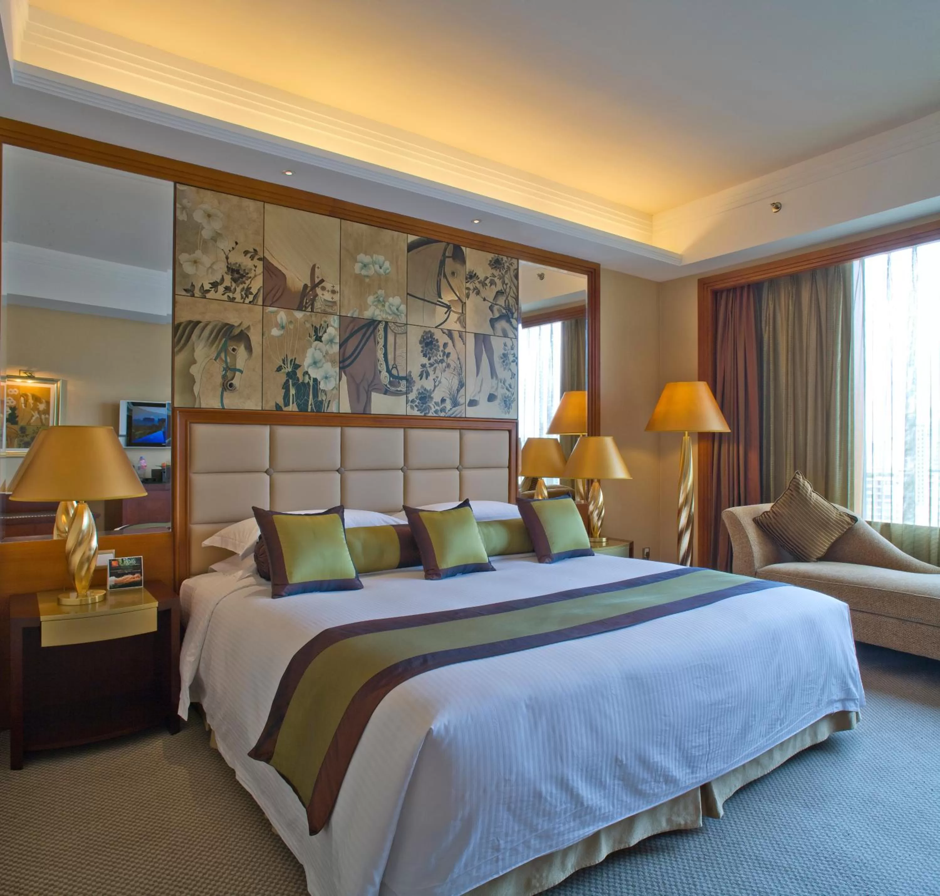 Bedroom, Bed in Kempinski Hotel Shenzhen