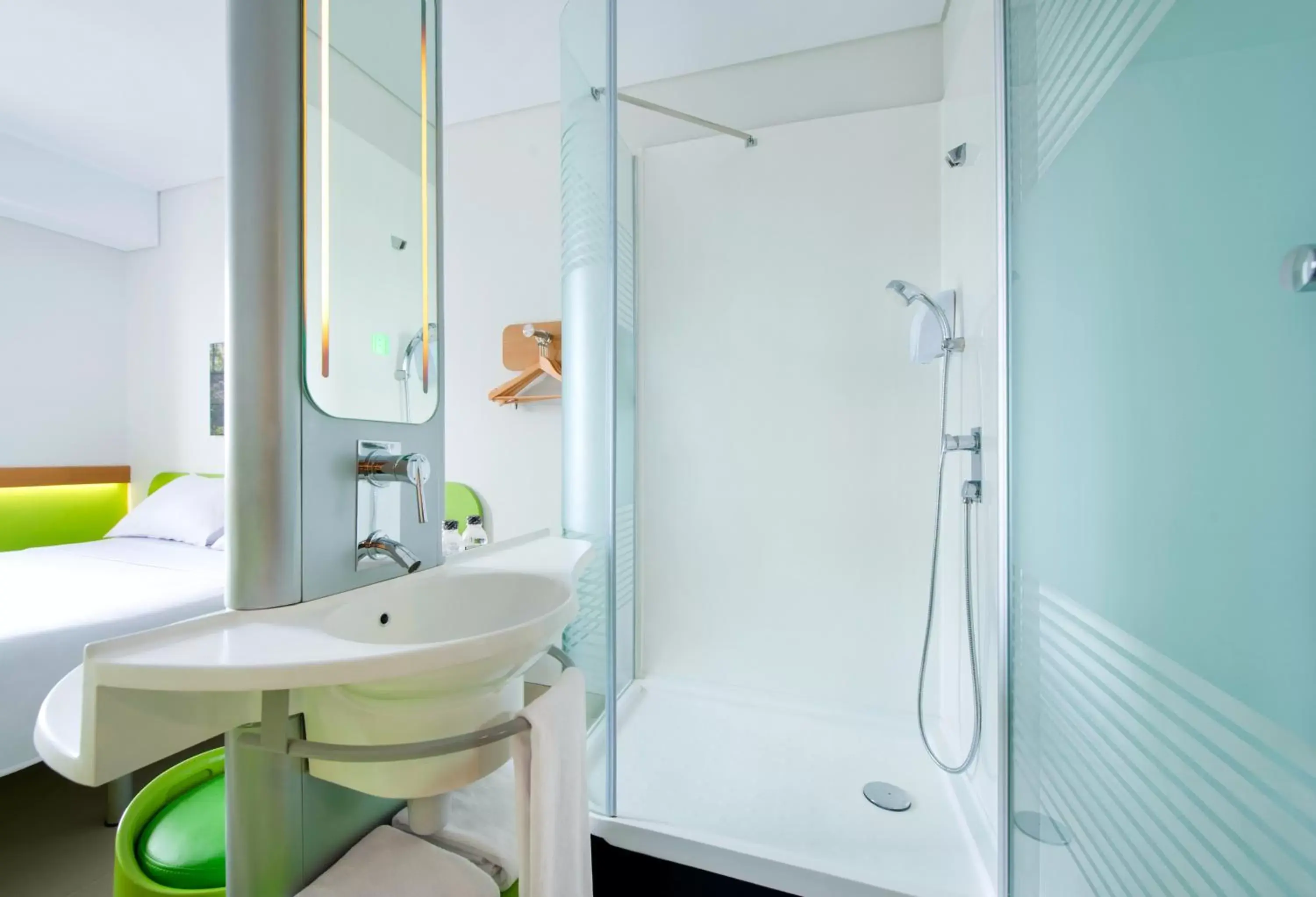 Bathroom in Ibis Budget Jakarta Daan Mogot