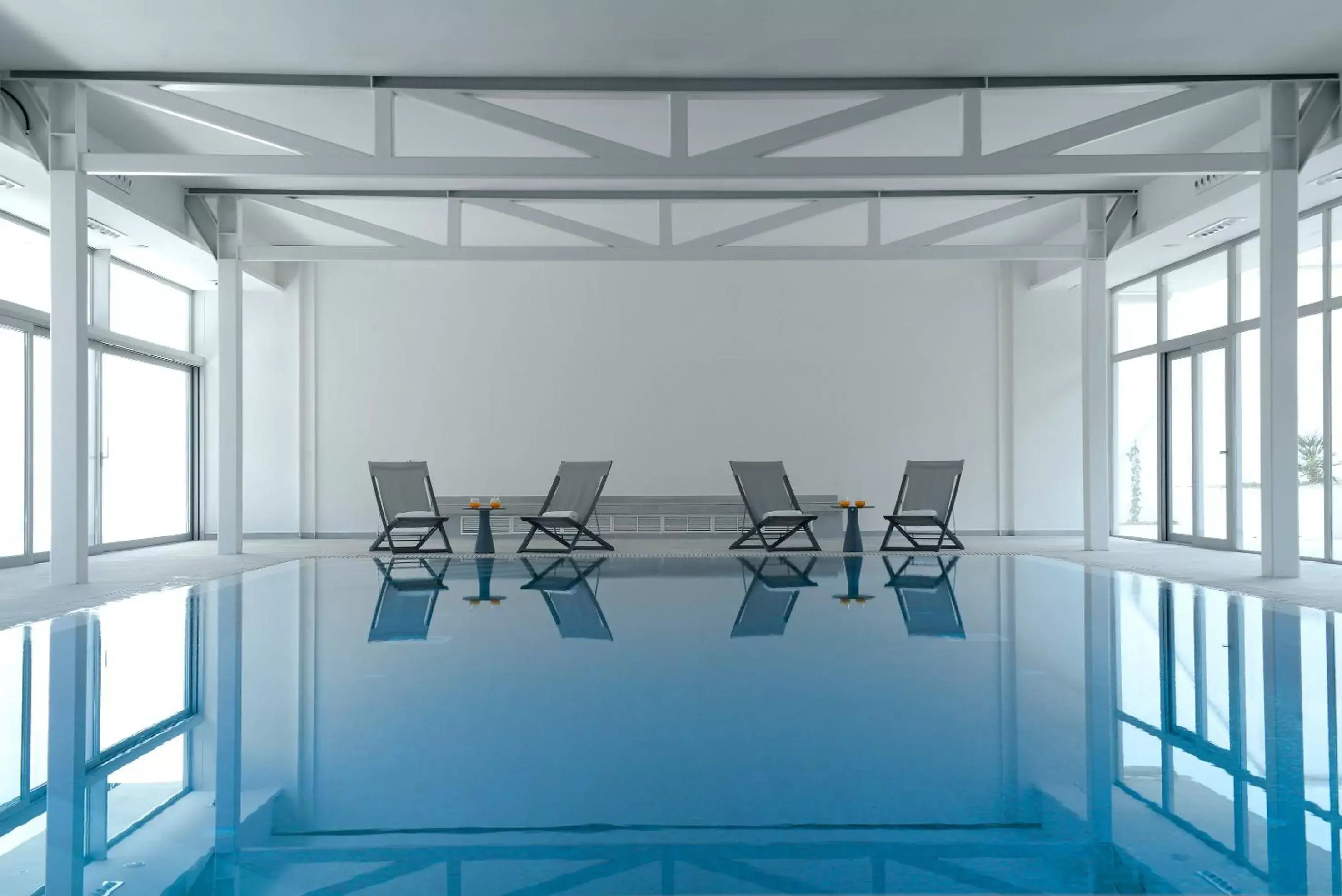 Swimming pool in INNSiDE by Meliá Palma Bosque