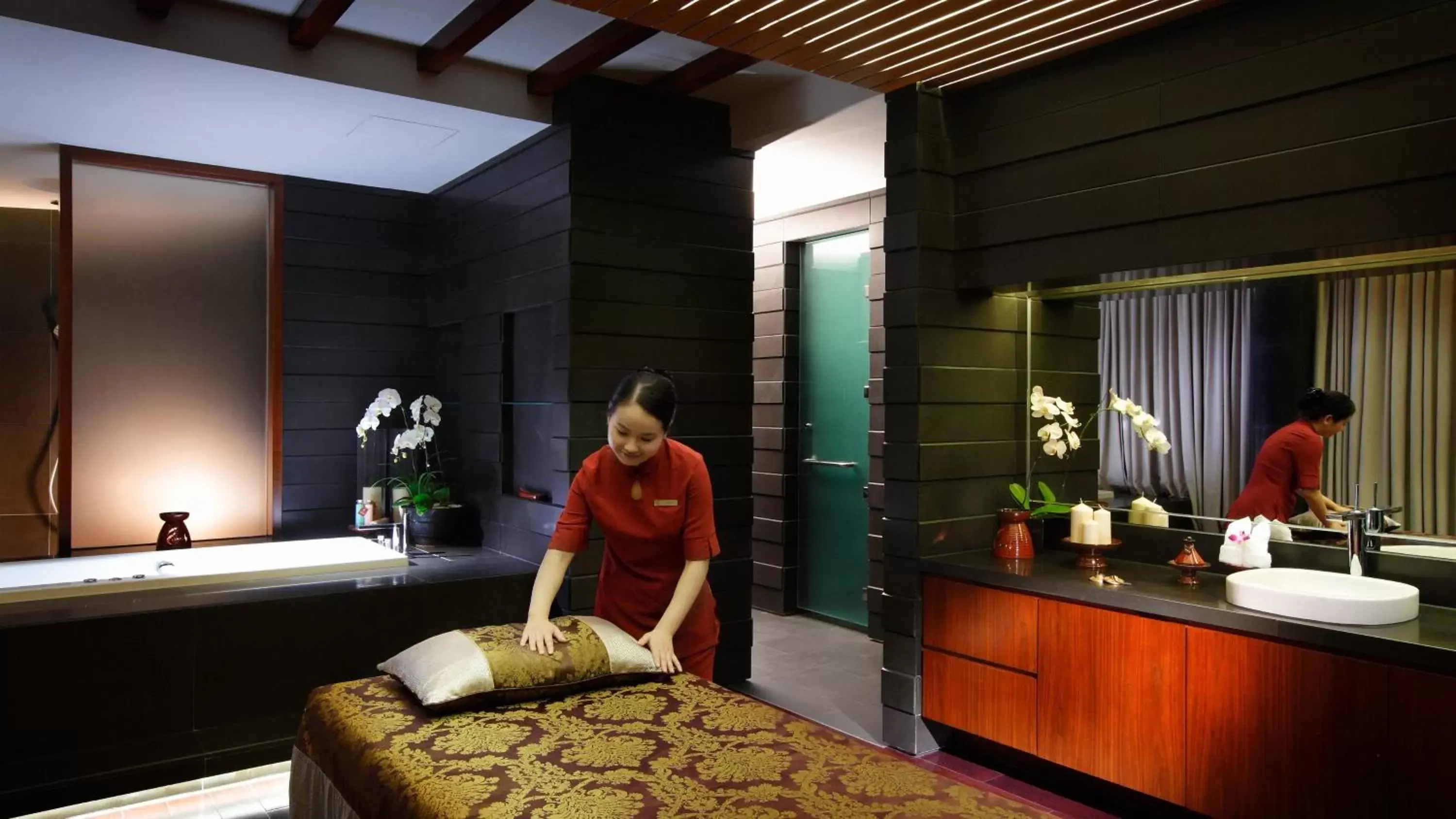 Spa and wellness centre/facilities, Bed in InterContinental Nanjing by IHG Spa and wellness centre/facilities, Bed in InterContinental Nanjing by IHG