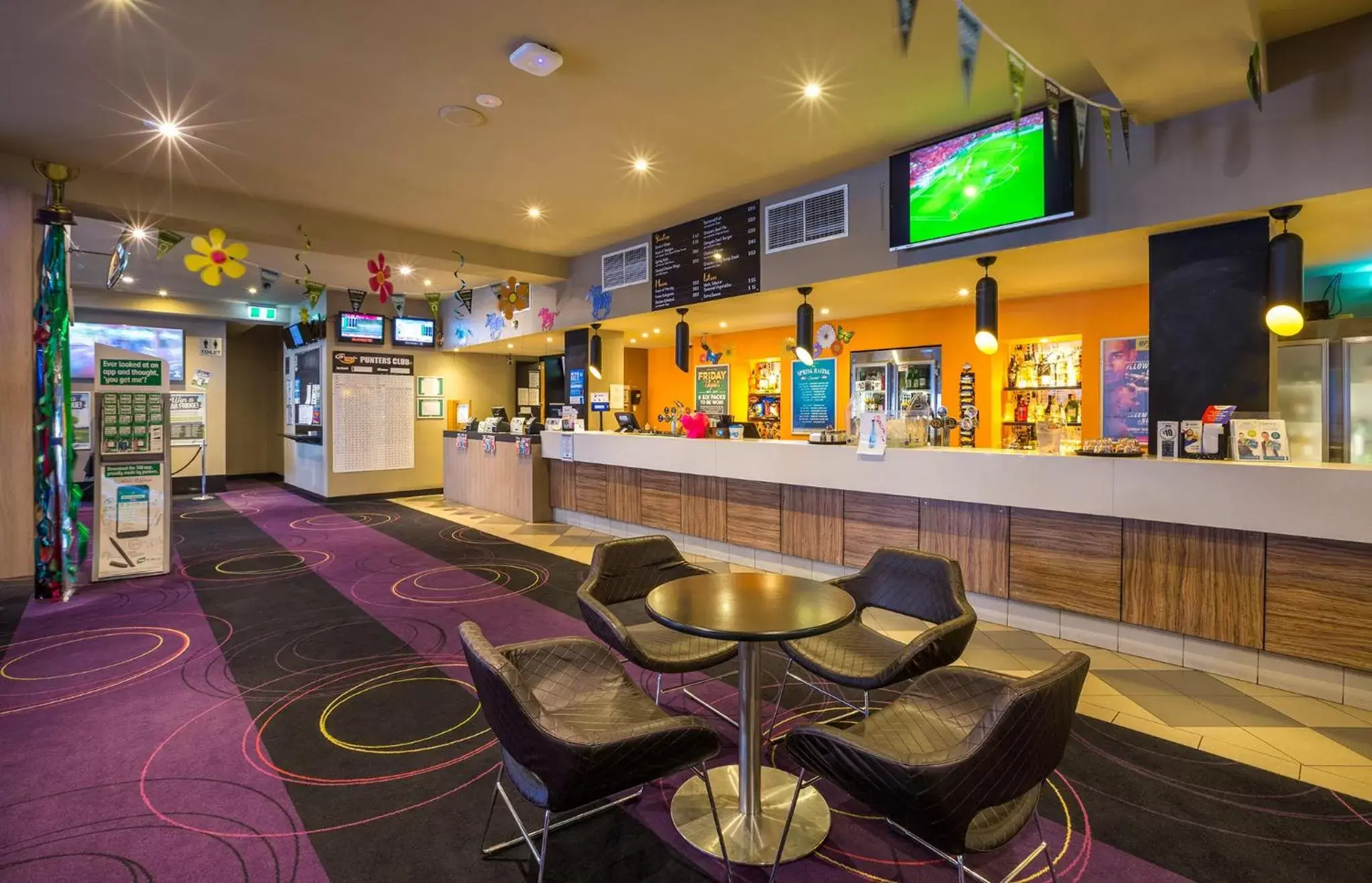 Lounge or bar, Lounge/Bar in Nightcap at Glengala Hotel