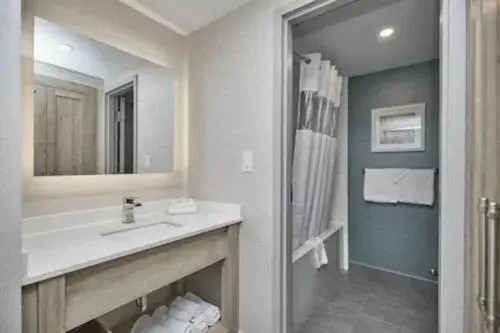 Bathroom in Vittoria Hotel & Suites