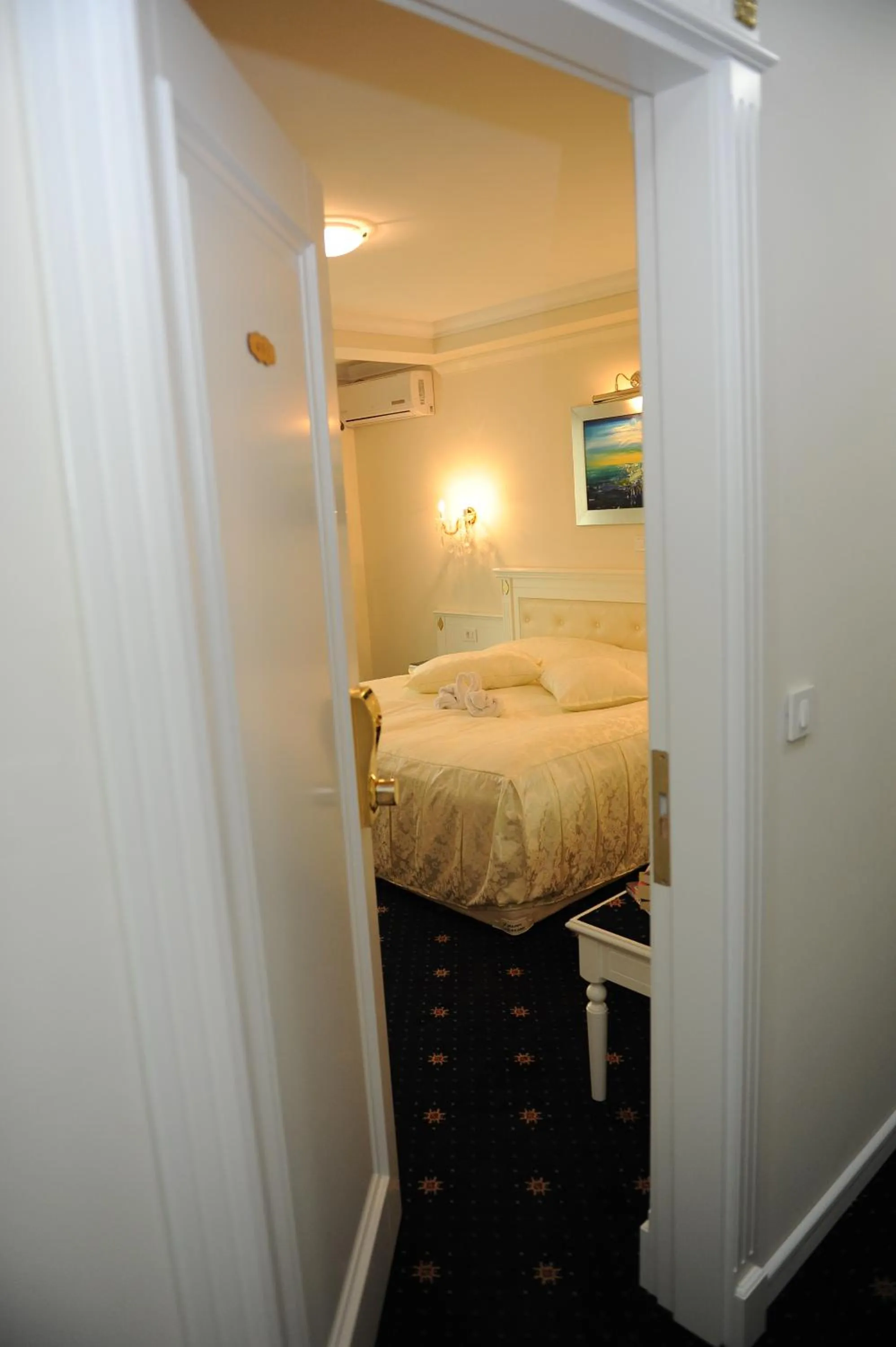 Decorative detail, Bed in Millenium Palace