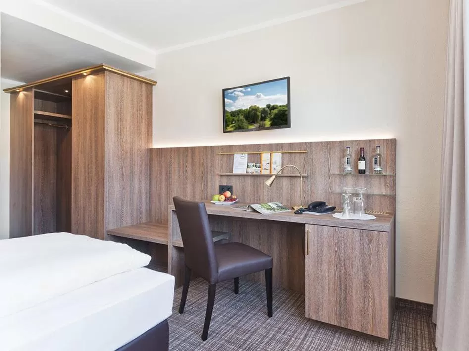 hair dresser, Bed in Ringhotel Am Stadtpark