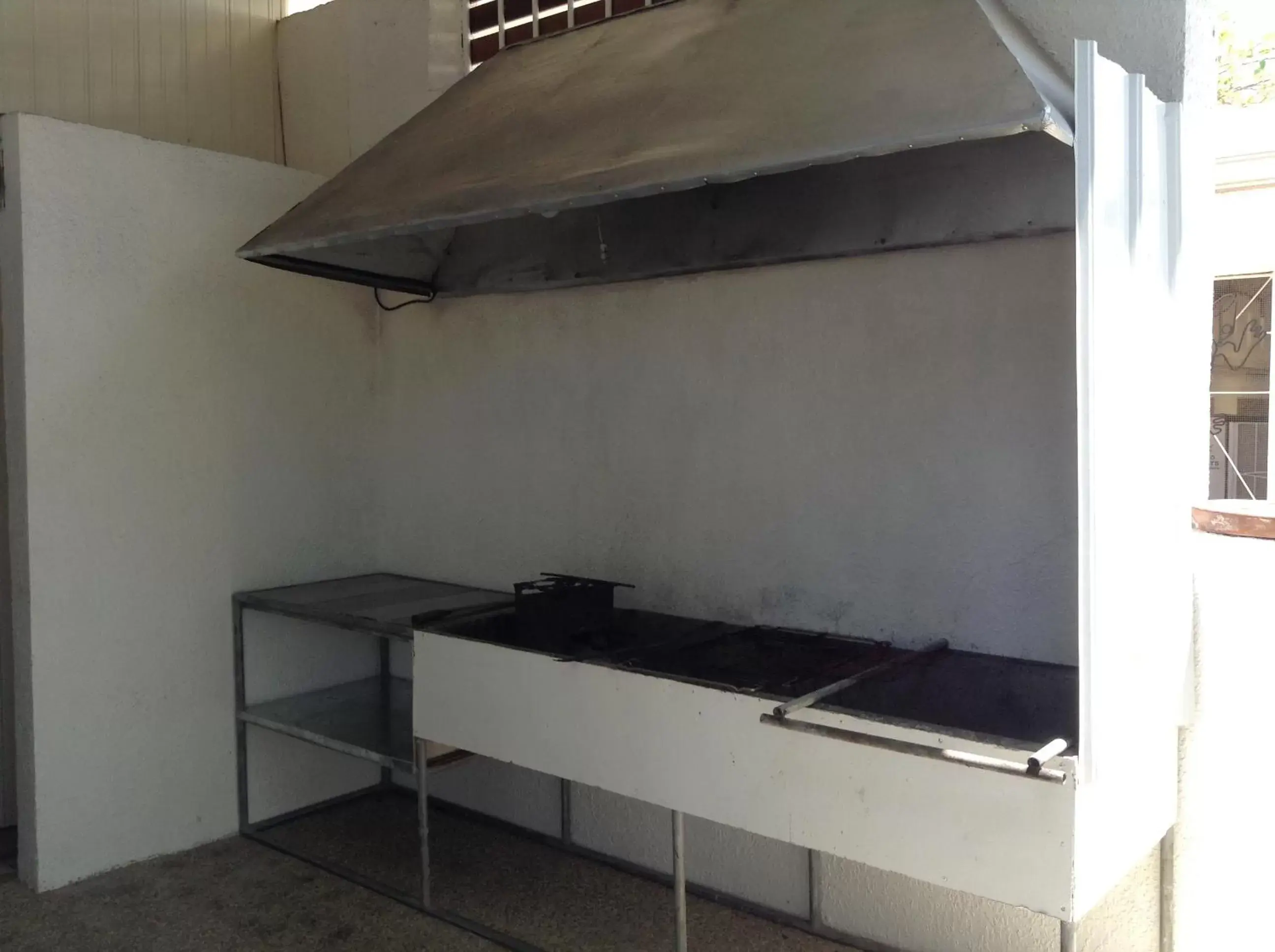 BBQ facilities, Kitchen/Kitchenette in Balay Tuko Garden Inn