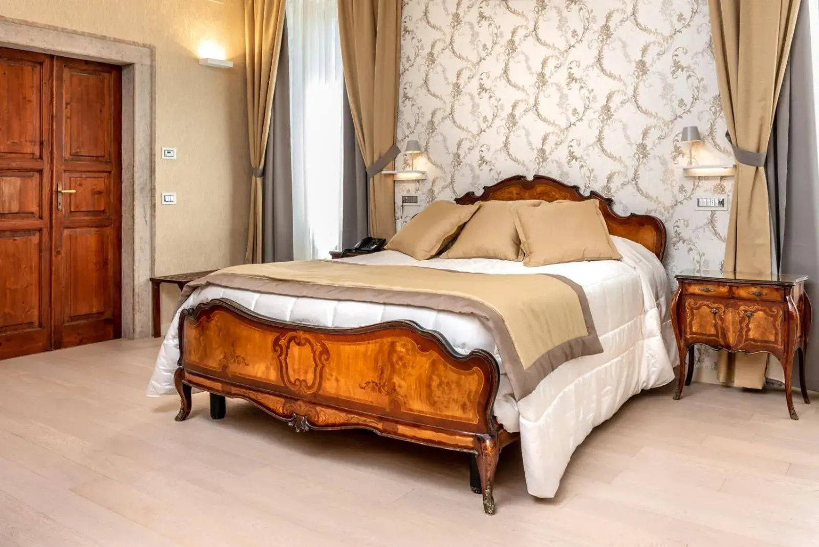 Bed in Hotel Villa Madruzzo