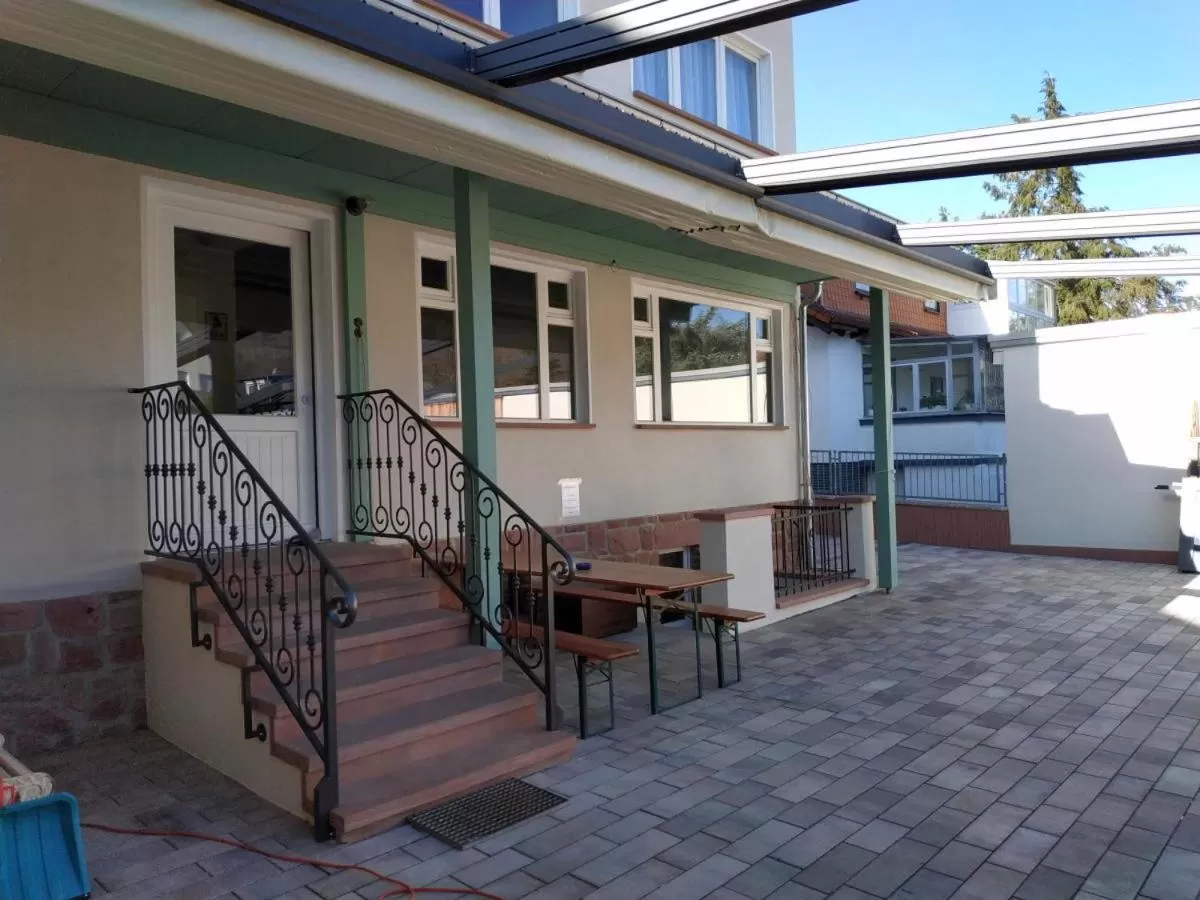 Property building in Hotel Brasserie Chaussee