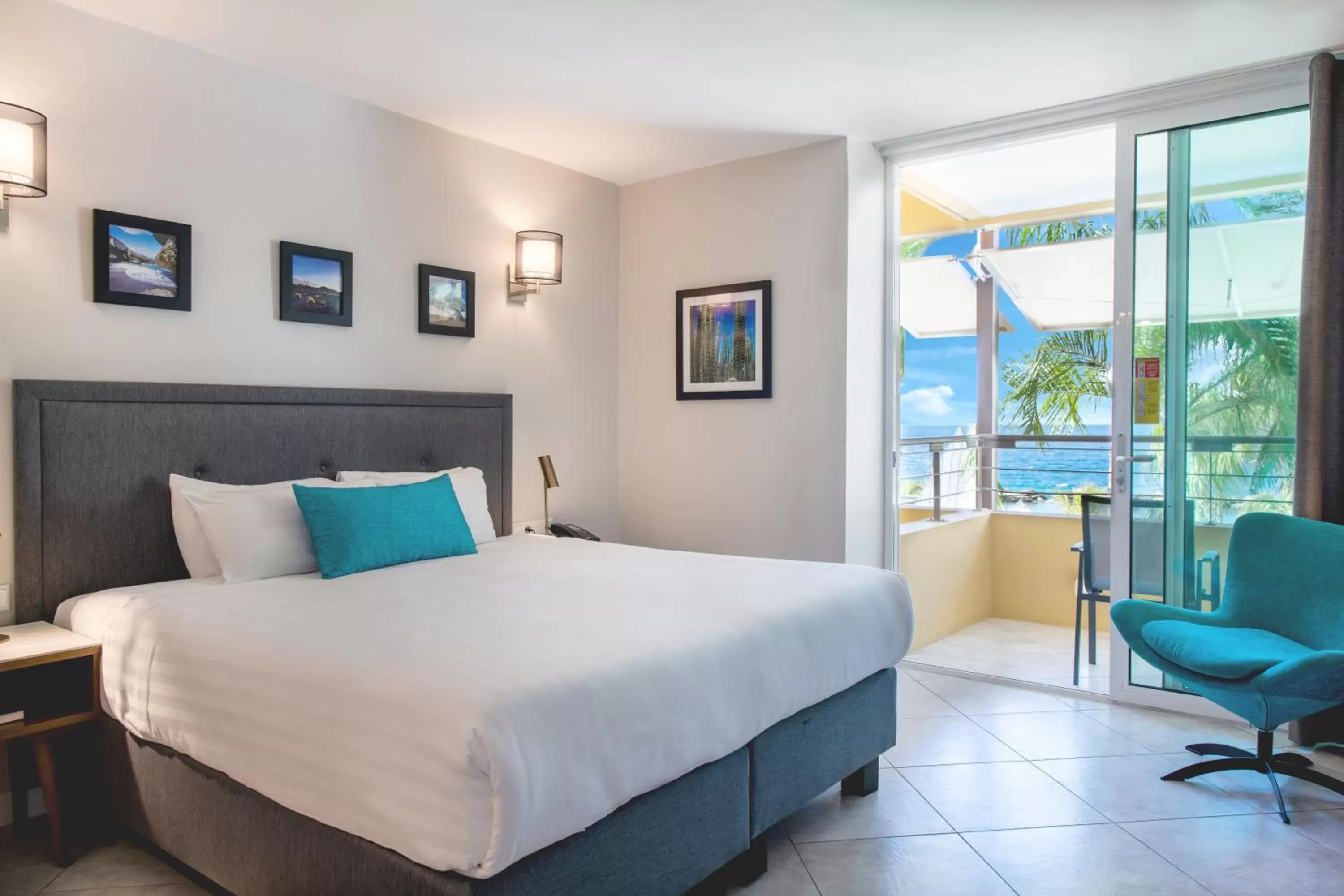 Bedroom in Curacao Avila Beach Hotel