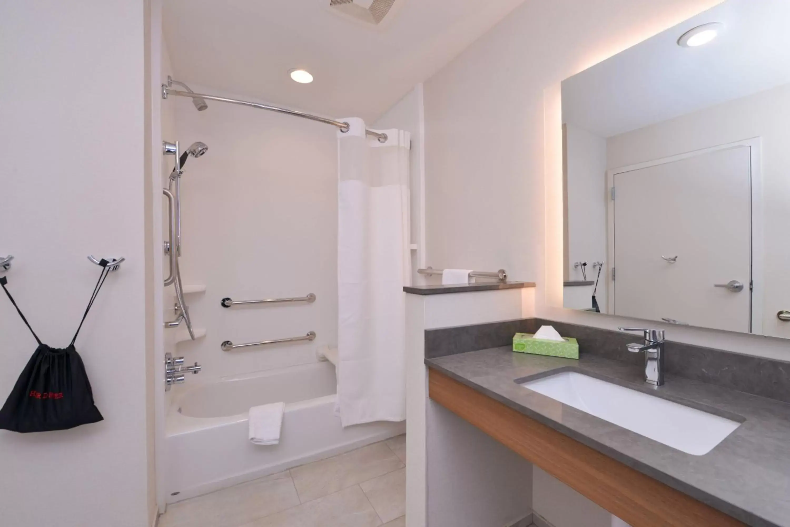 Bathroom in Fairfield Inn & Suites by Marriott Columbus Grove City