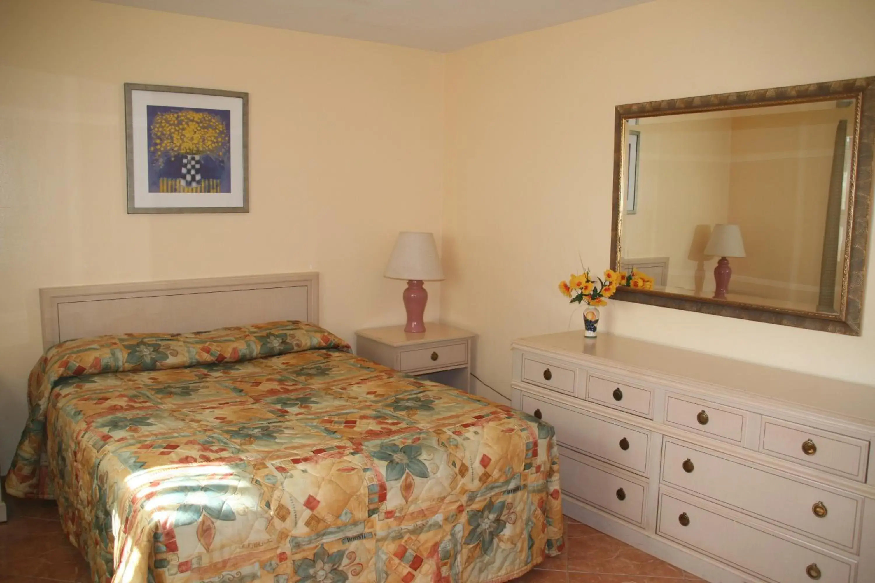 Bedroom, Bed in Lago Mar Motel and Apartments