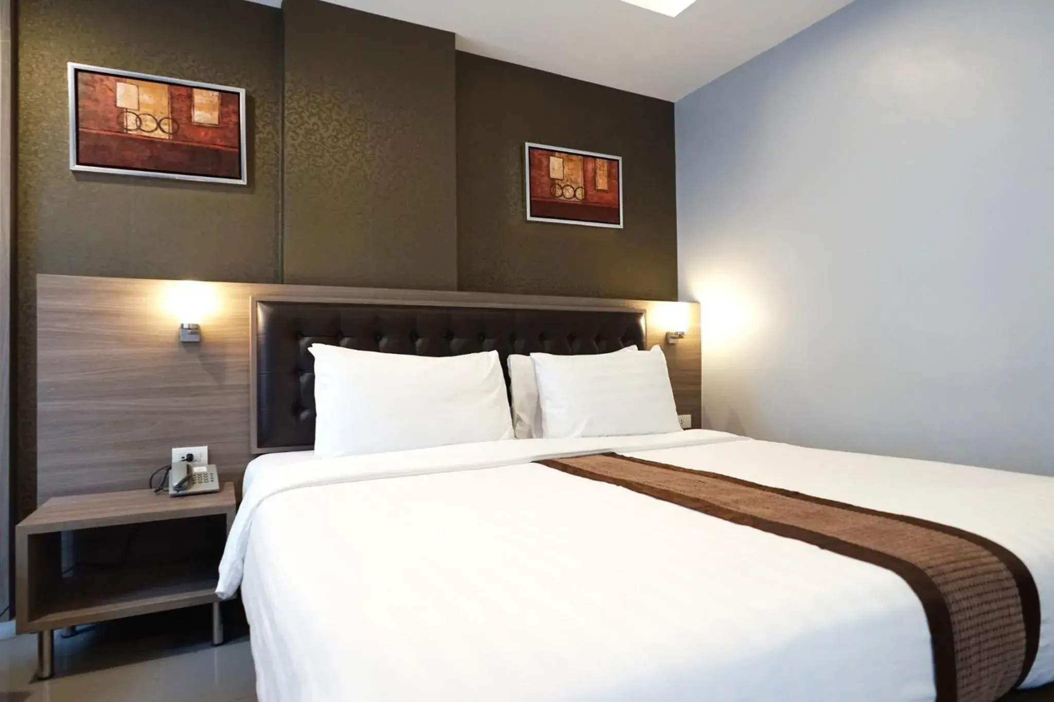 Bed in Picnic Hotel Bangkok - Rang Nam Bed in Picnic Hotel Bangkok - Rang Nam