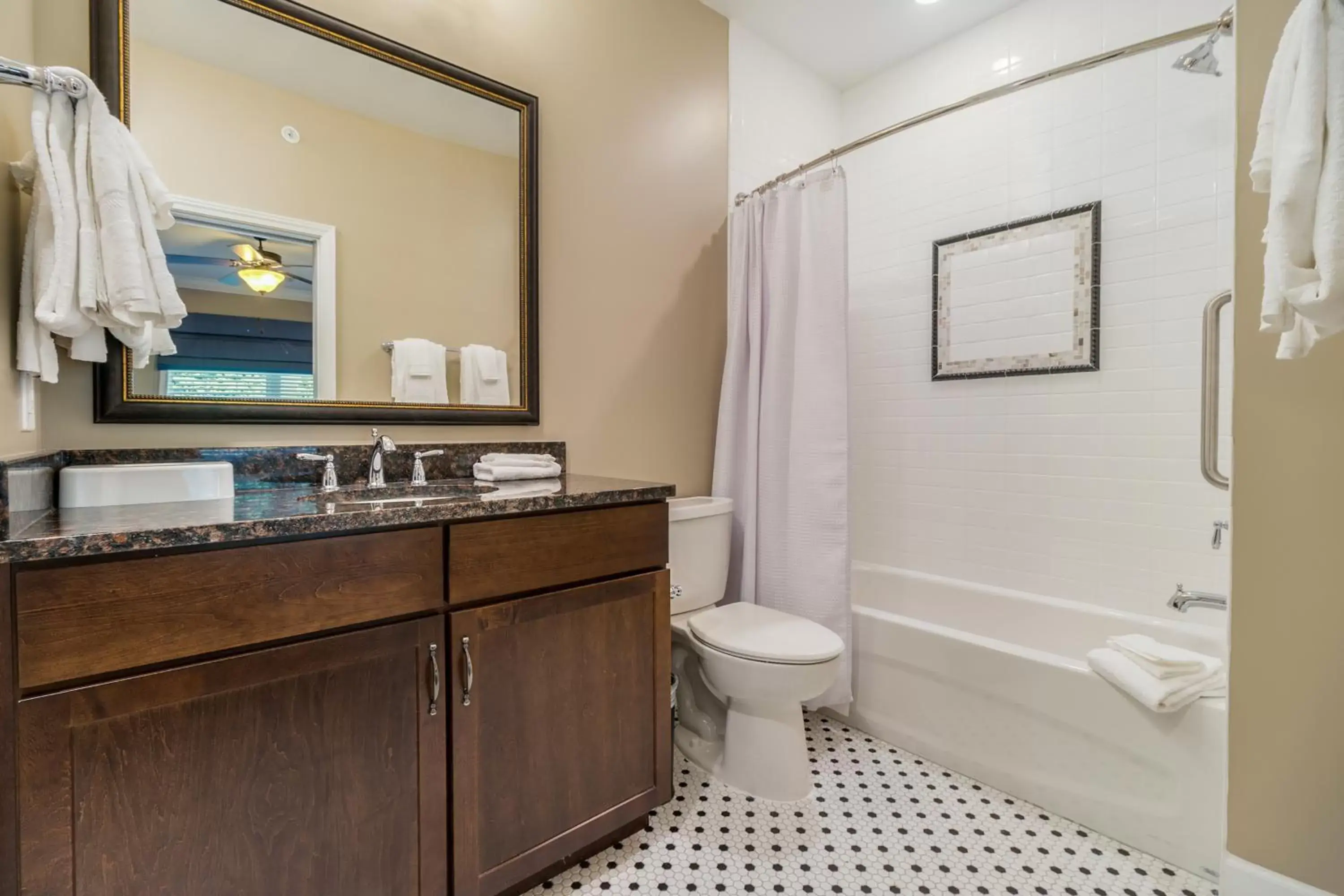 Shower, Bathroom in Holiday Inn Club Vacations Williamsburg Resort, an IHG Hotel