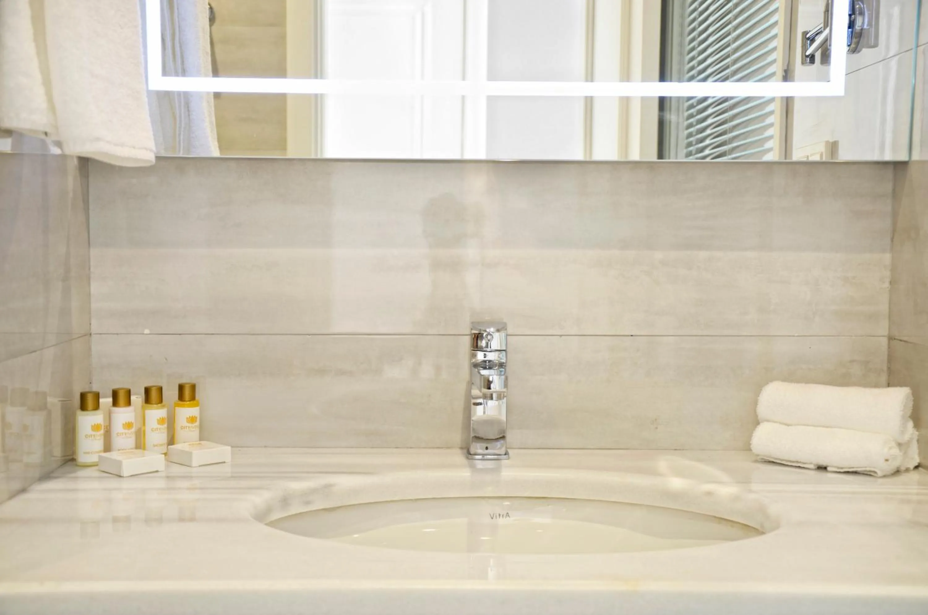 Shower in City Avenue Hotel