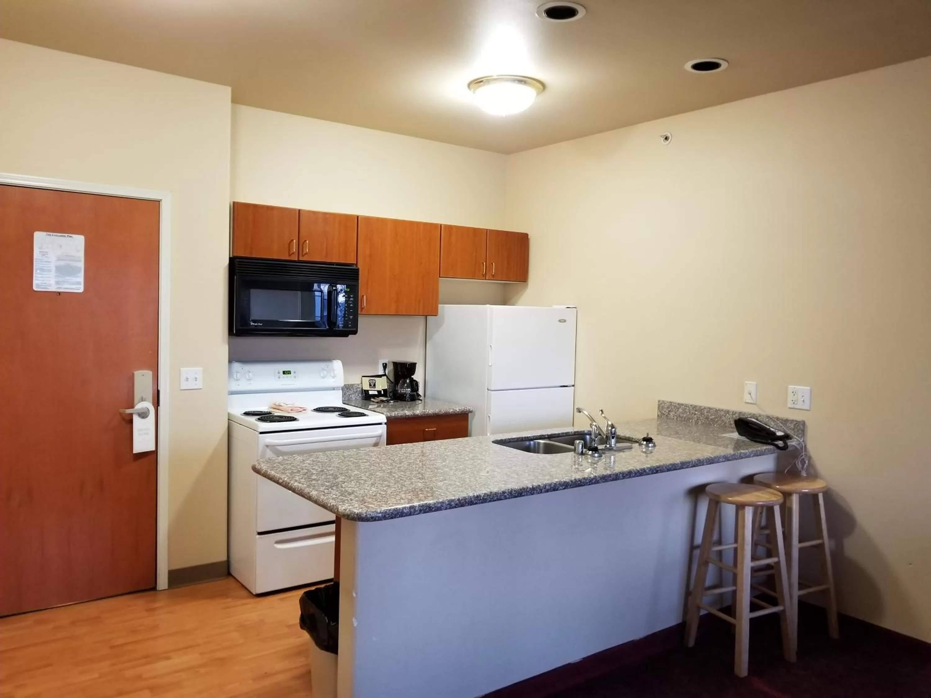 Kitchen or kitchenette in Grand View Inn & Suites
