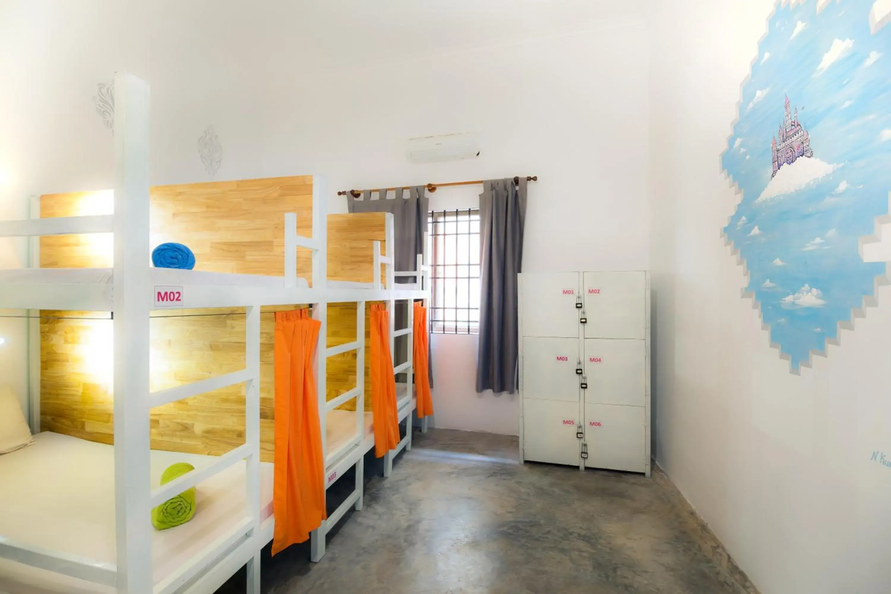 Bunk Bed in Pool Party Hostel