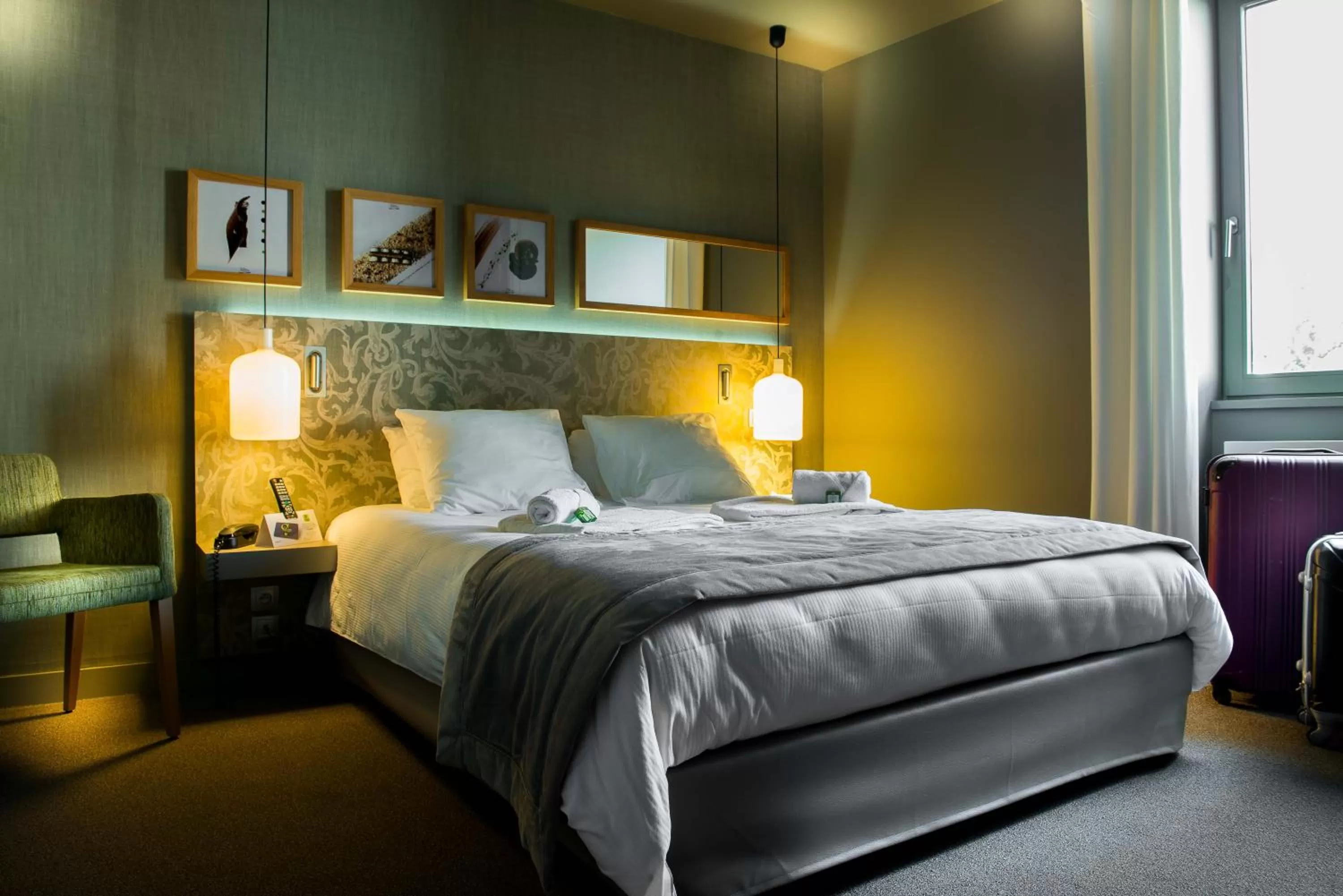 Superior Double Room in Logis Hôtel Tante Yvonne & son restaurant semi-gastronomique - Lyon Nord