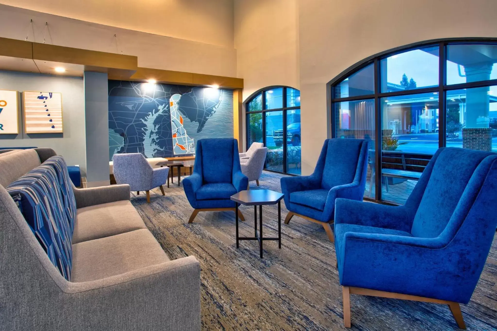 Lobby or reception, Seating Area in Holiday Inn Express Hotel & Suites Dover, an IHG Hotel