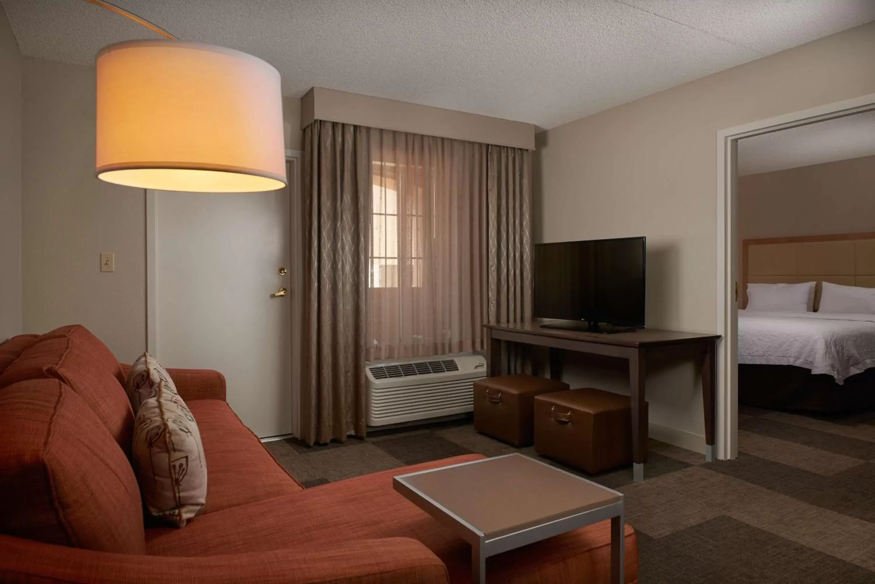Bedroom, Seating Area in Hampton Inn & Suites Phoenix/Scottsdale
