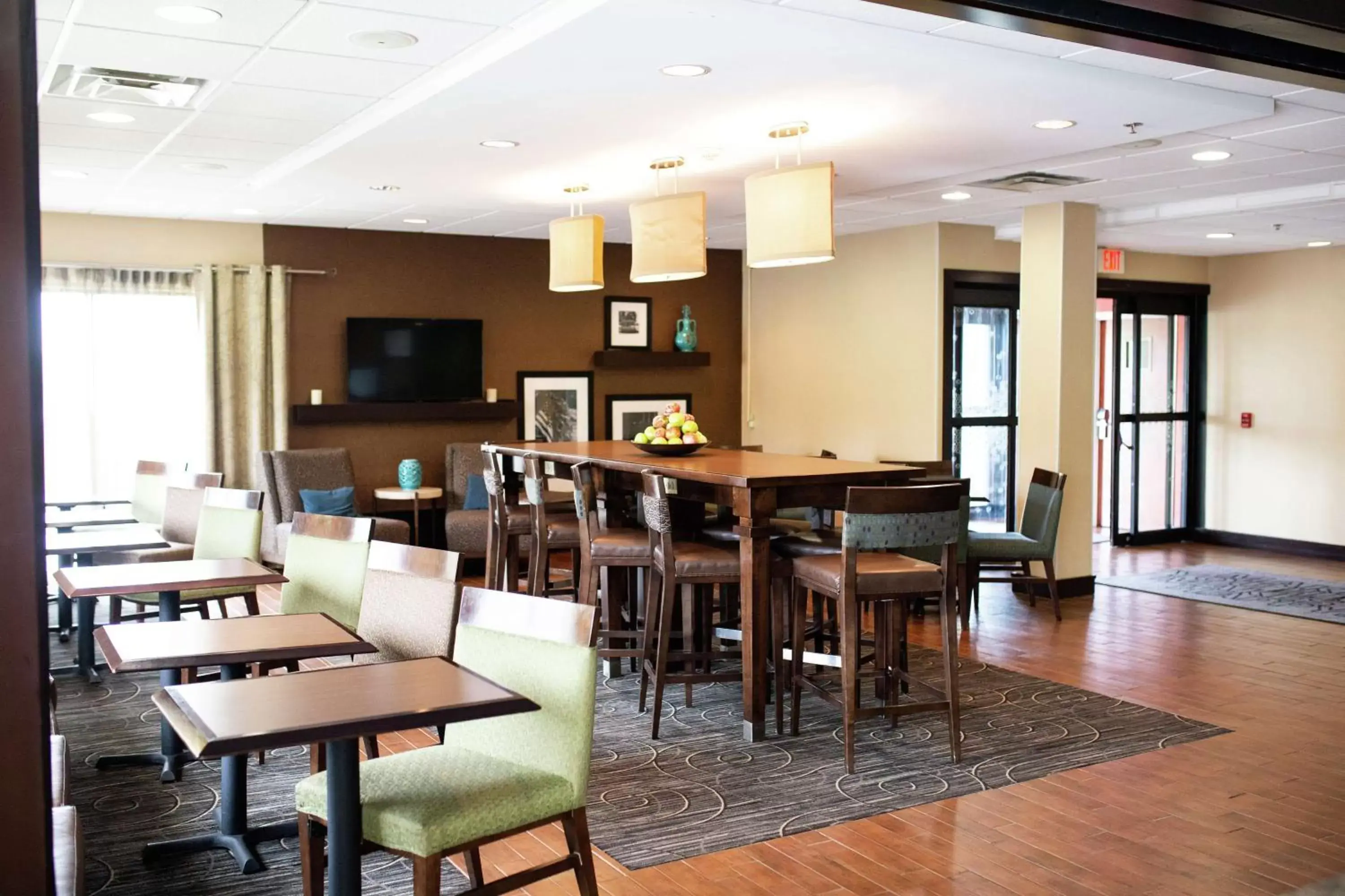 Lobby or reception, Restaurant/Places to Eat in Hampton Inn Lancaster
