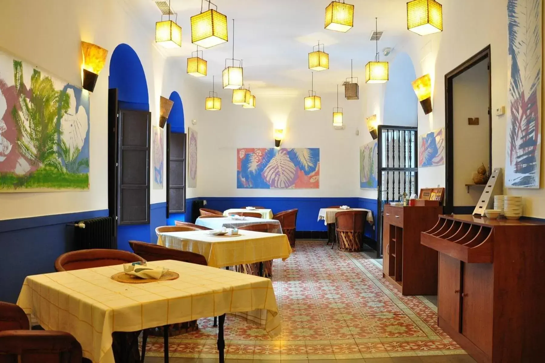 Restaurant/Places to Eat in Hotel Casa de los Azulejos