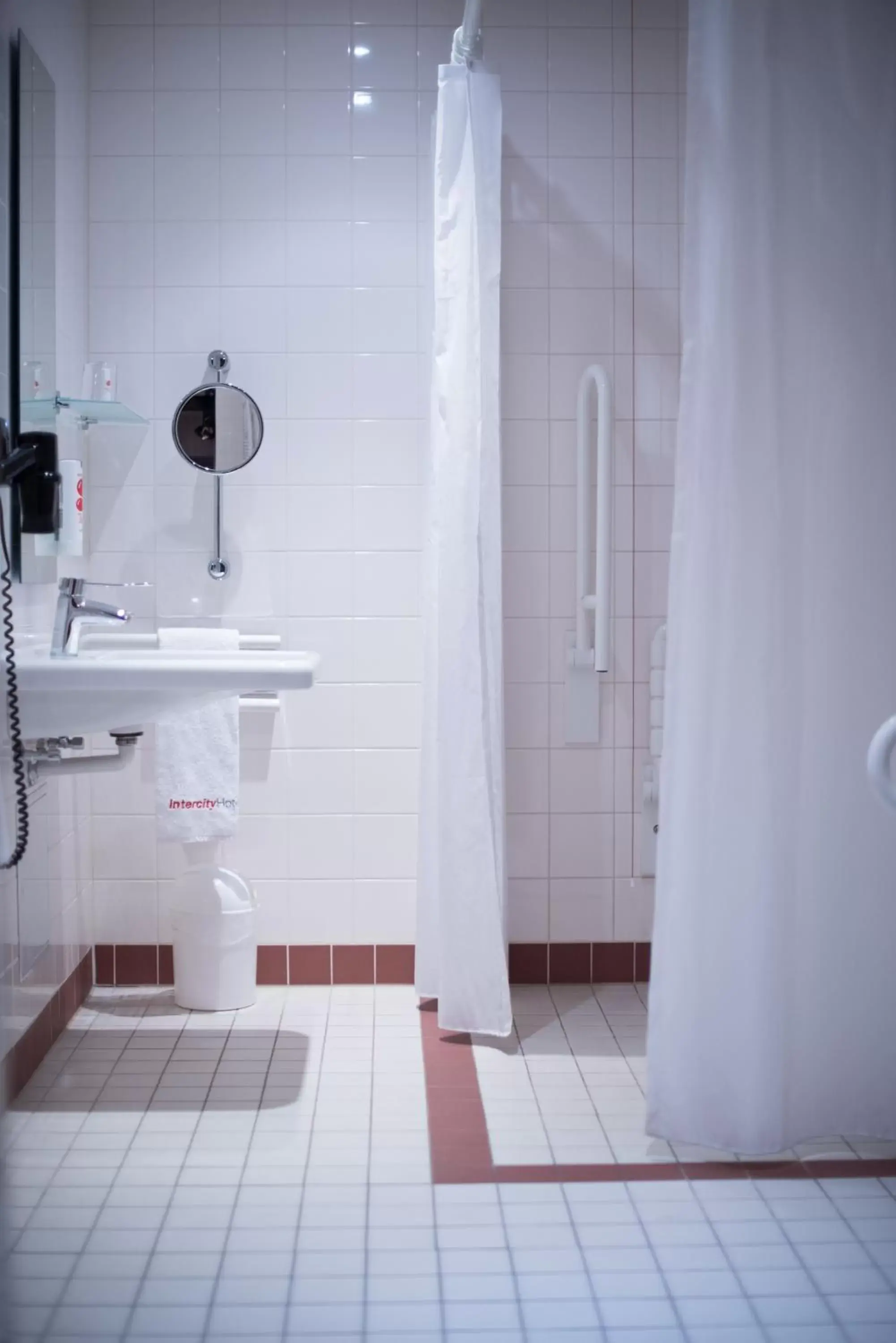 Shower, Bathroom in IntercityHotel Leipzig