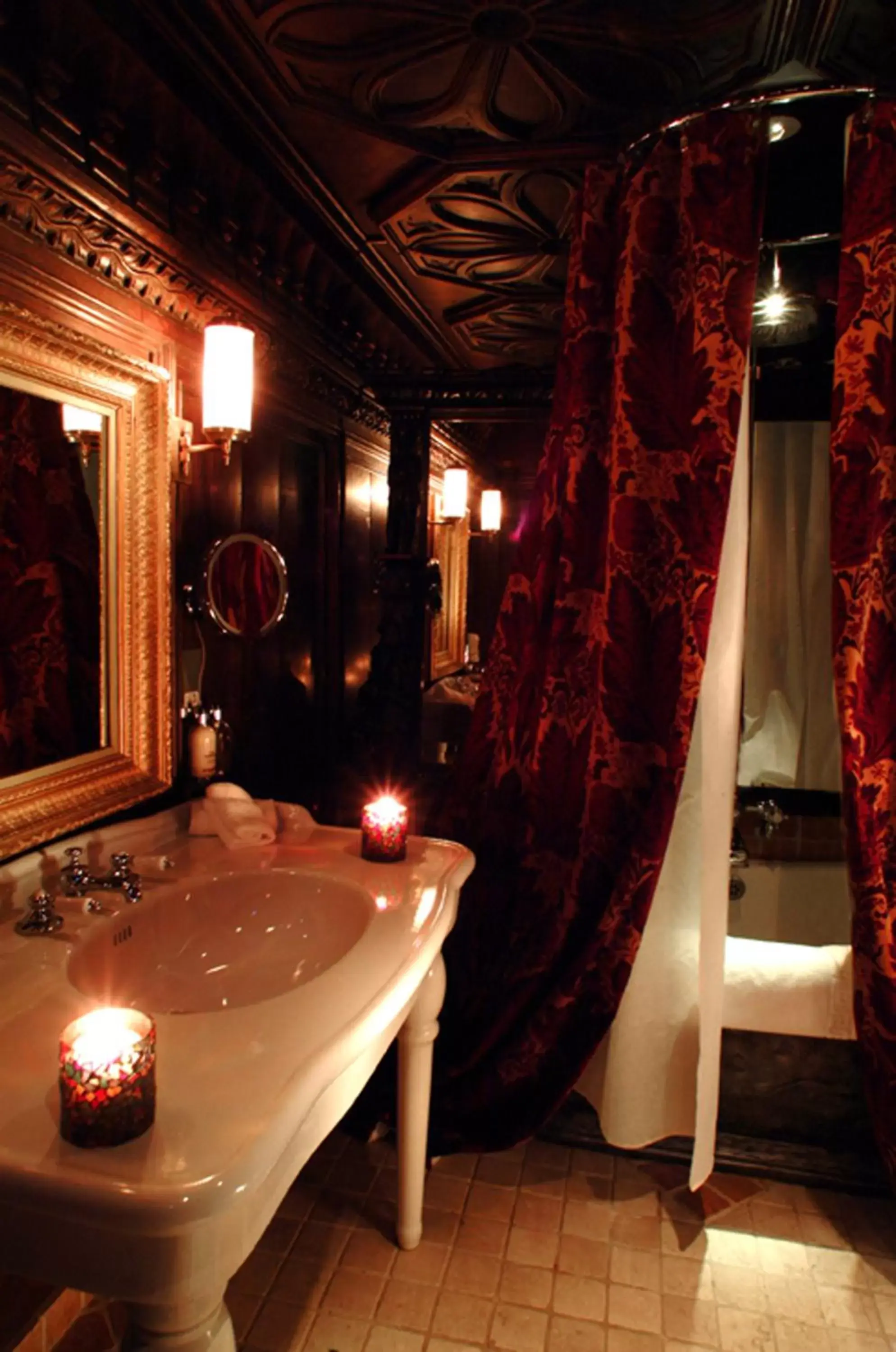 Bathroom in The Witchery by the Castle