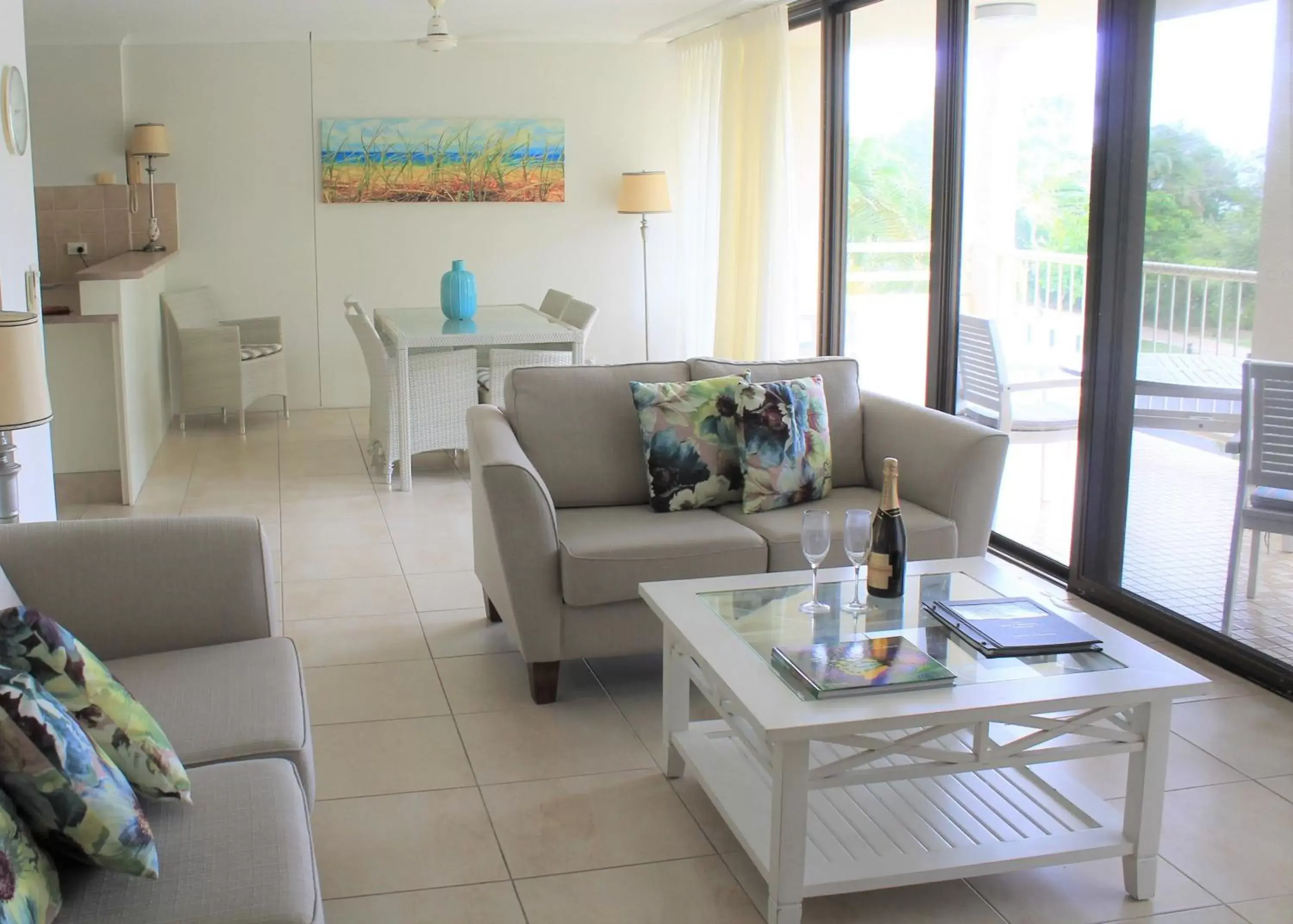 Living room, Seating Area in Argosy On The Beach