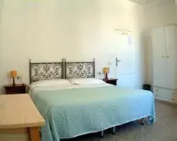 Photo of the whole room, Bed in Hotel Aldobrandini