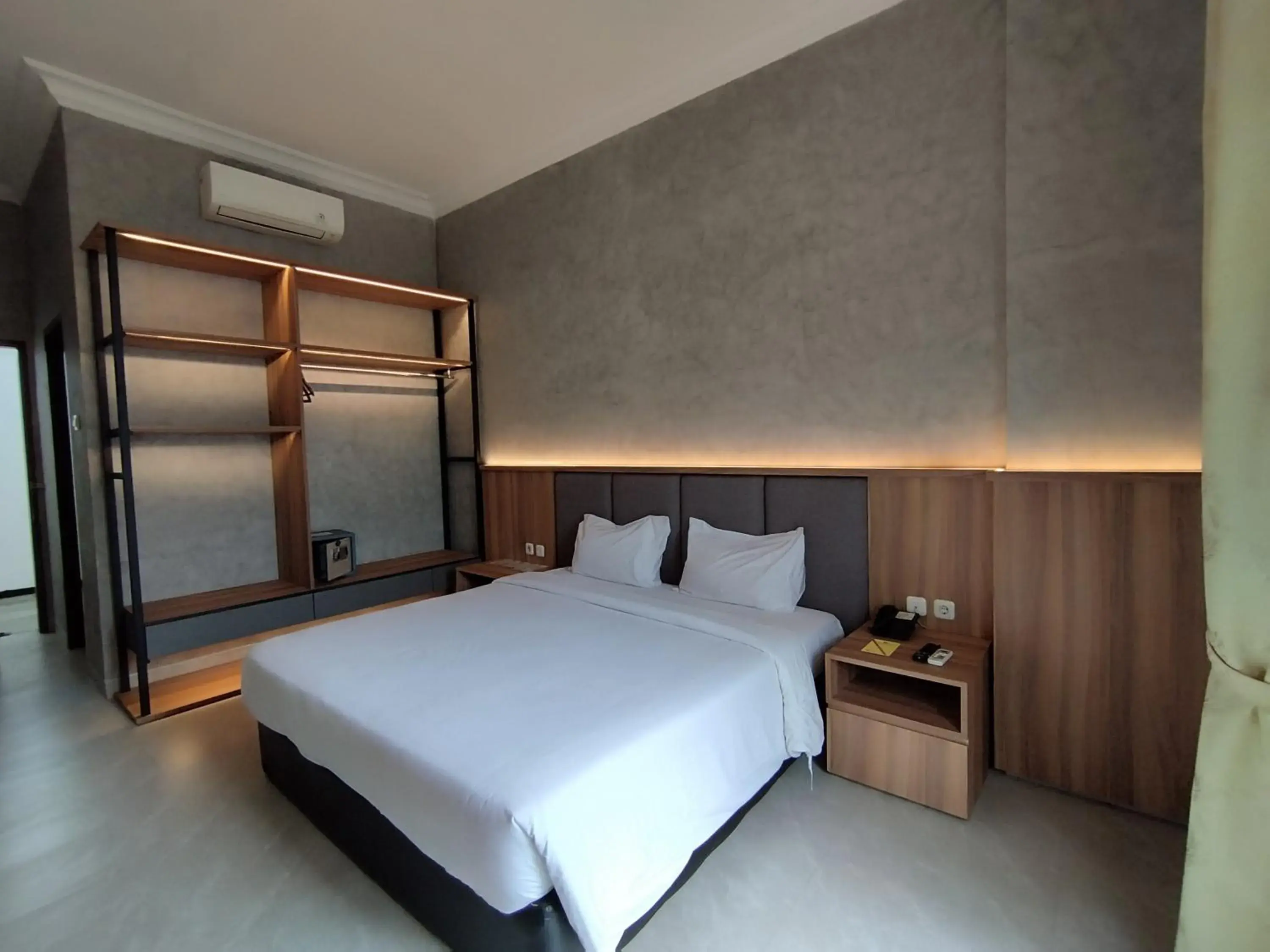 Property building, Bed in The Grand Palace Hotel Malang